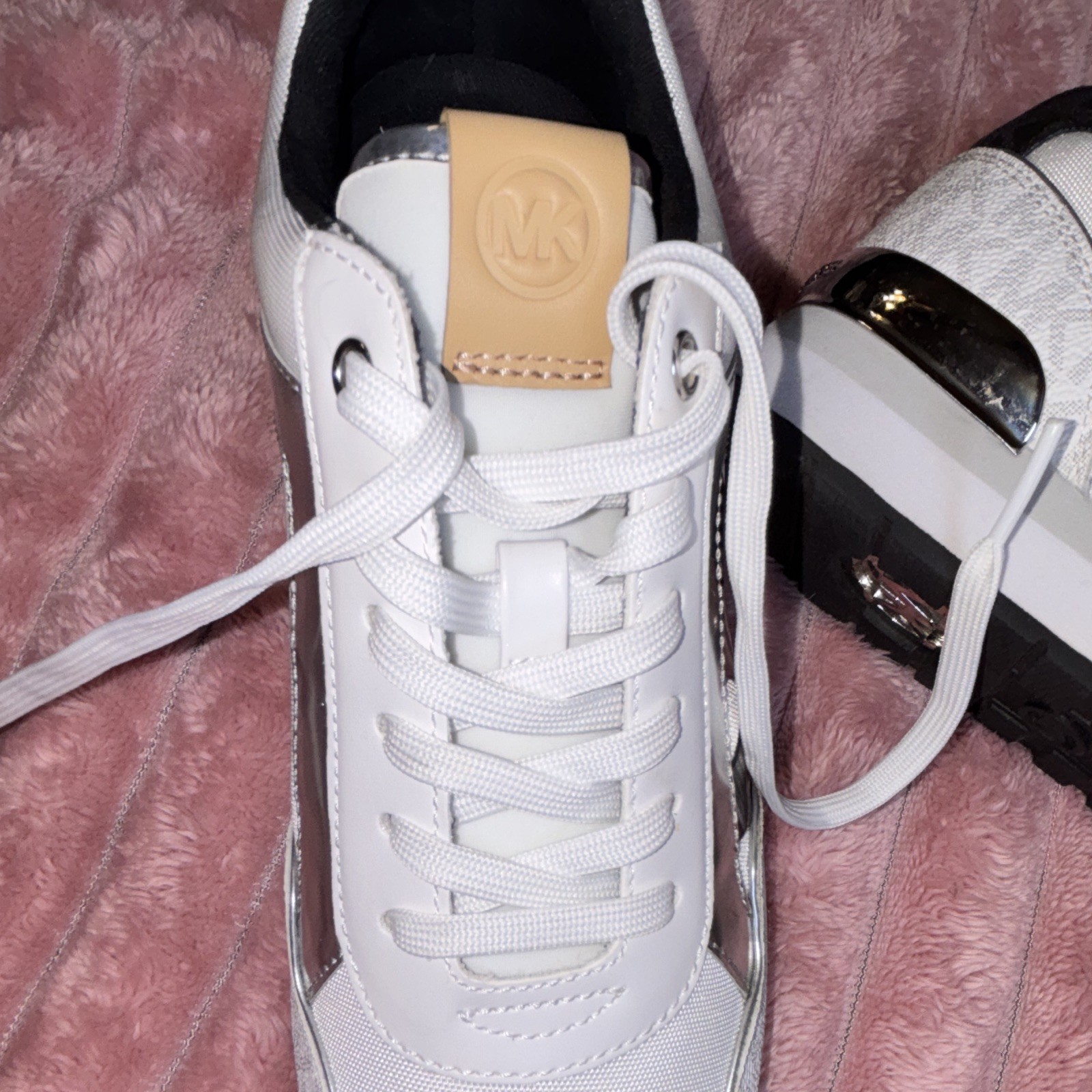 Michael Michael Kors Women’s Low Top Lace-Up Sneakers White/Black/Silver Logo