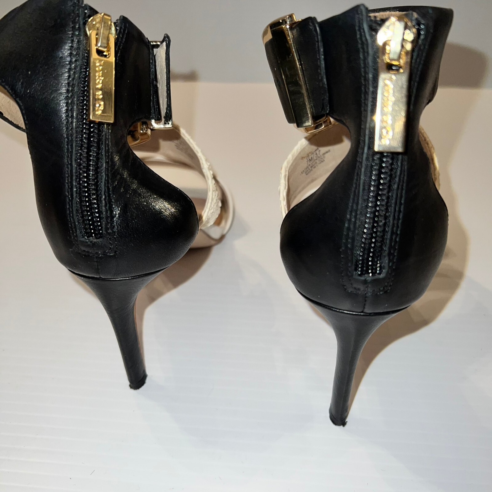 Louise et Cie Womens Leather Dress Shoes Size 7M with 3.25 in heels White/Black