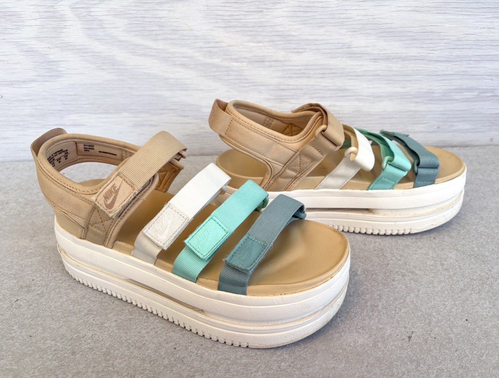 Nike Icon Classic Women’s Mineral & Hemp Strappy 2.5 Inch Platform Sandal Size 8