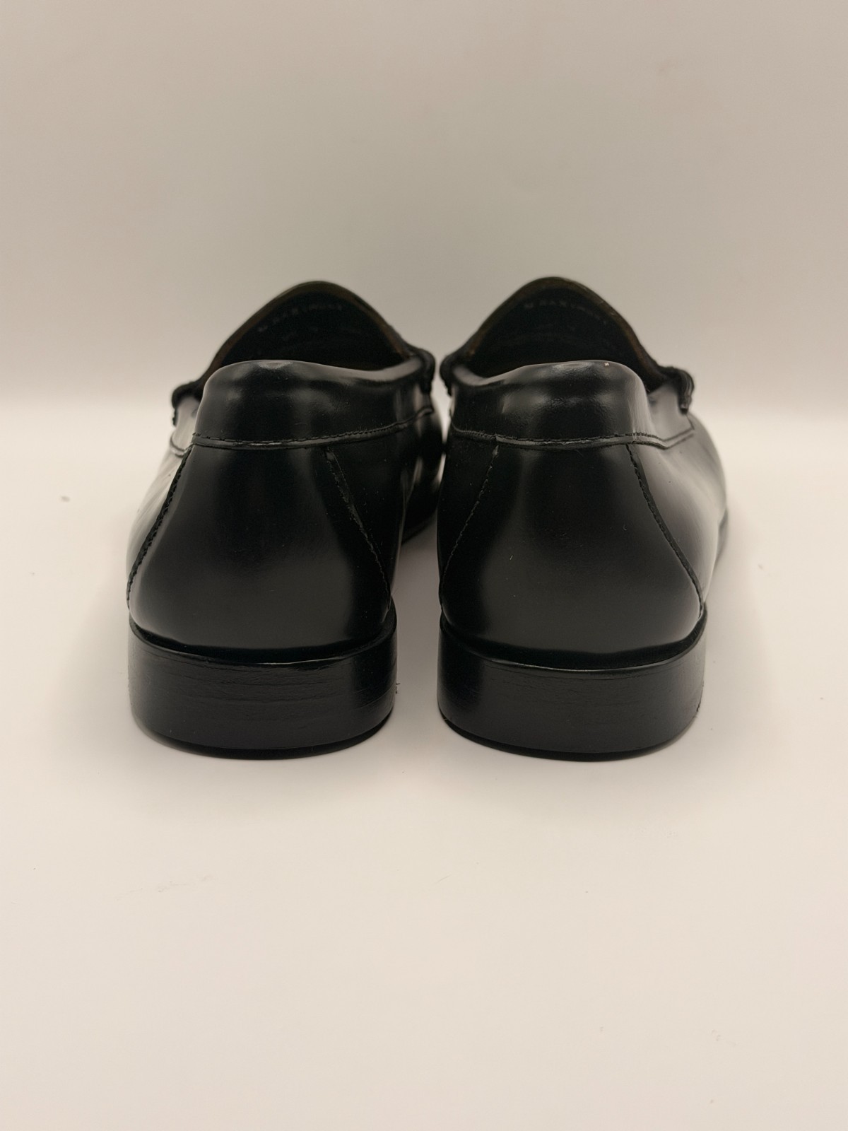 GH BASS Weejuns Womens Black Leather Penny Loafers Sz 10