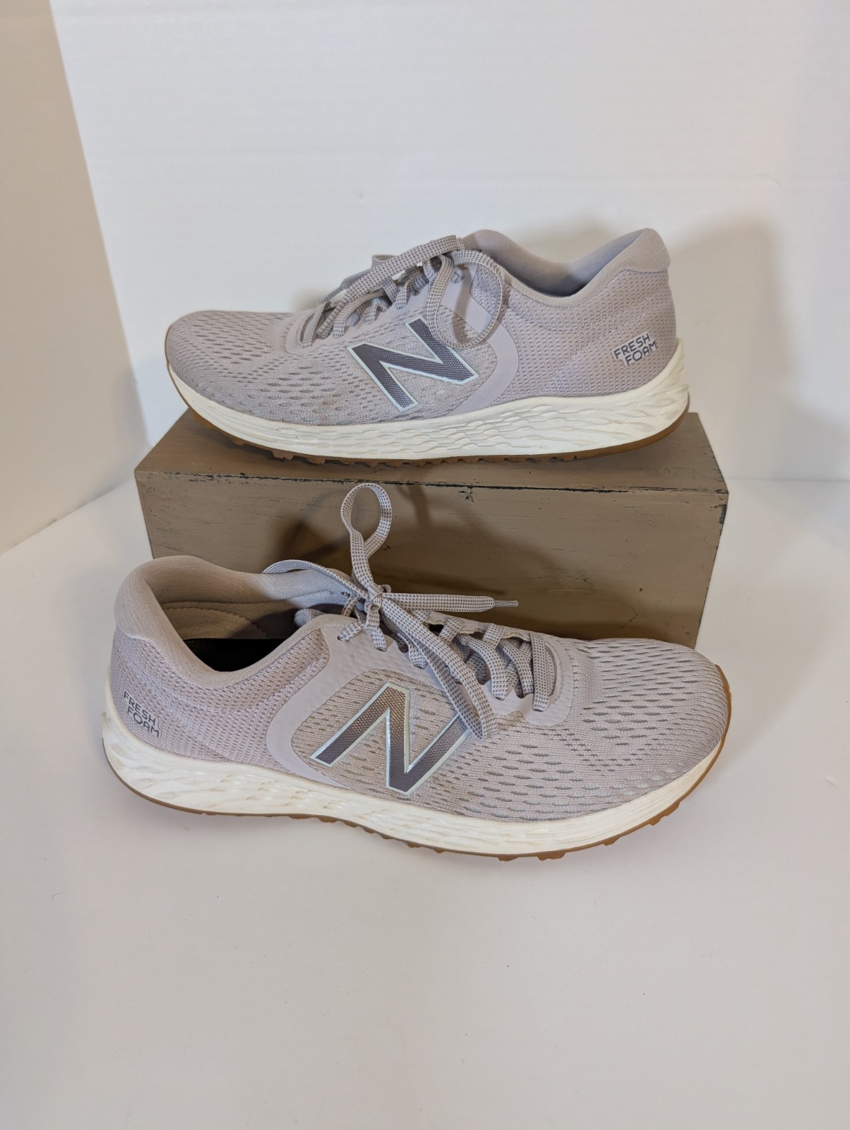 New Balance Grey Lavender Fresh Foam Arishi V2 Sneakers Size 9.5