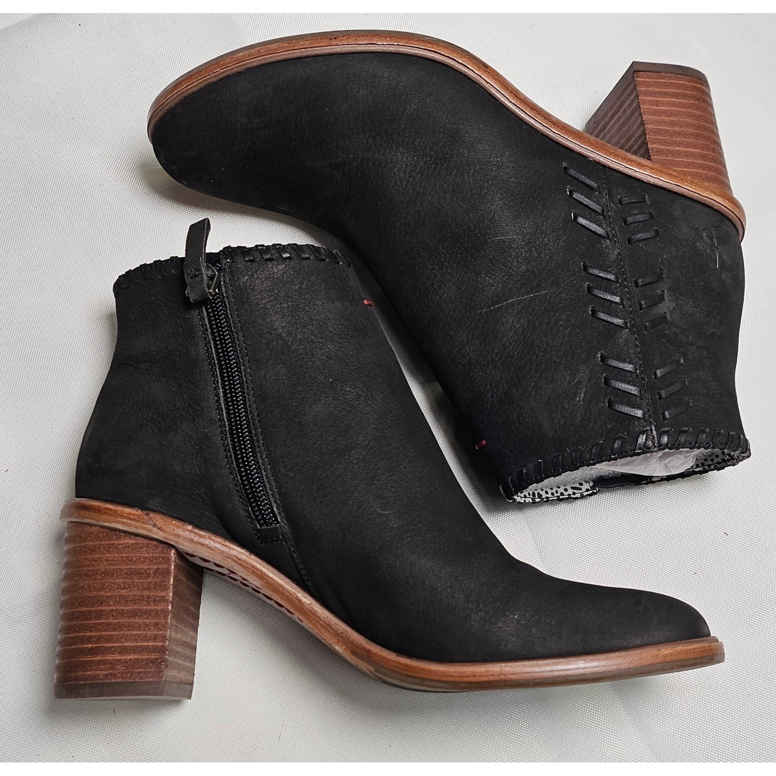 Ellen DeGeneres ED SUSUMU Black Nubuck Leather Ankle Boots Side Zip Womens 5.5
