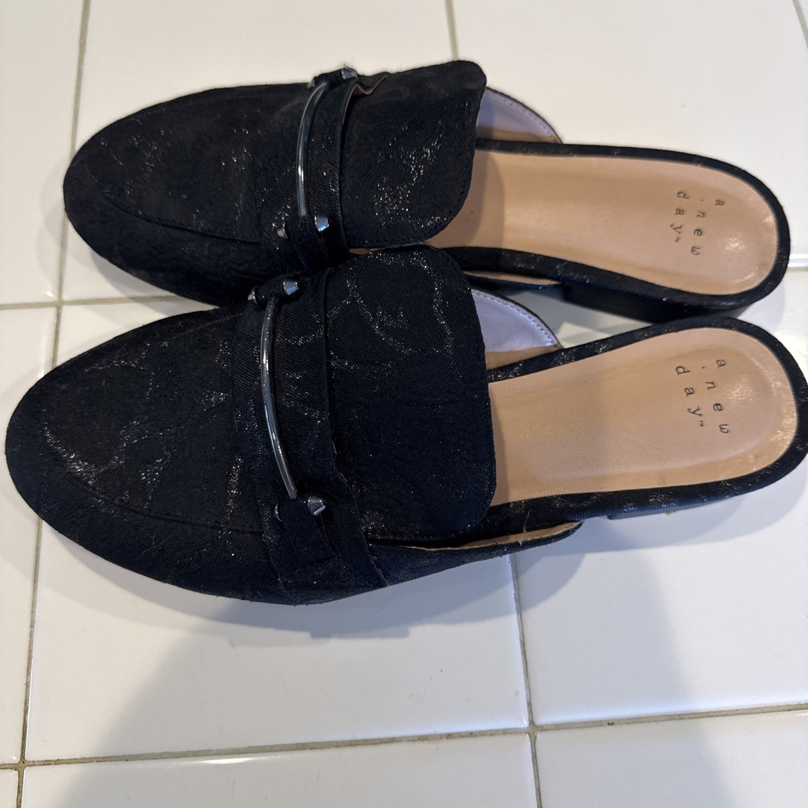 Women’s A New Day mule slides w/a shimmer solid print SZ7 W “ Remmy” Black