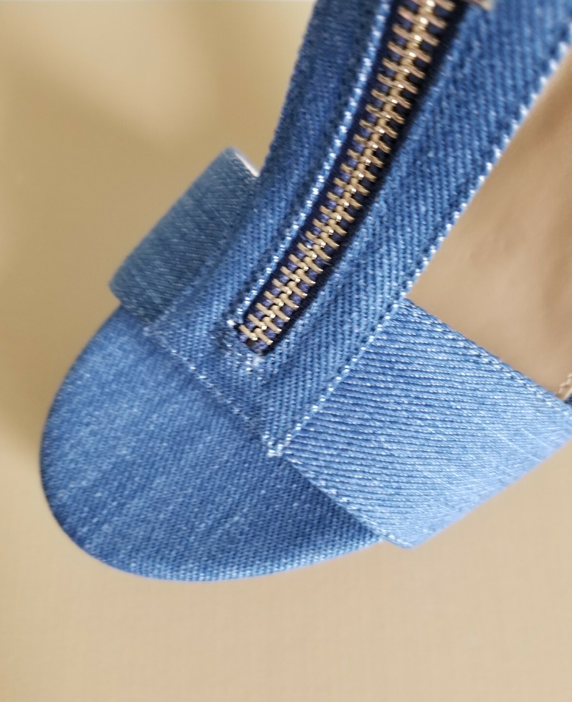 Michael KORS BERKLEY DENIM PLATFORM T STRAP GOLD LOGO ZIPPER SANDAL I LOVE SHOES