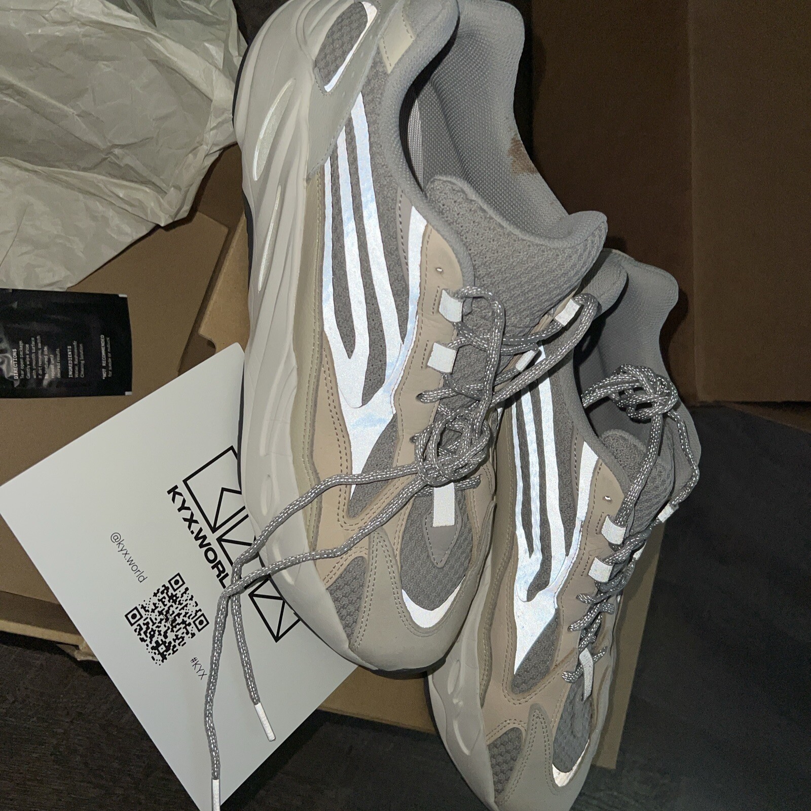 ADIDAS YEEZY Boost 700 V2 Cream – Size 13 new with box