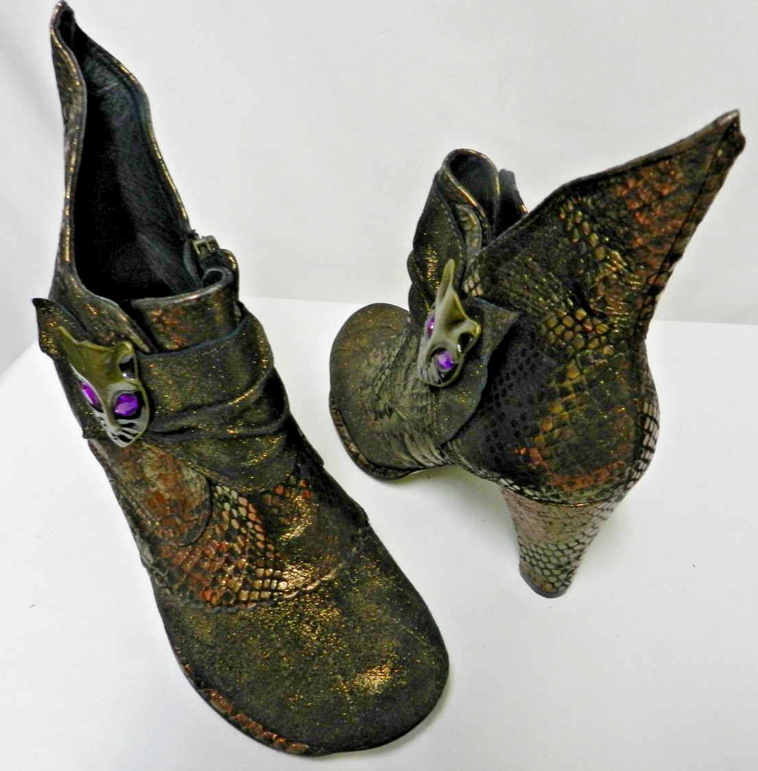 Irregular Choice Bootie Boots Size Sz 38 7 MIAOW Cat Brooch Ankle Zip heeled