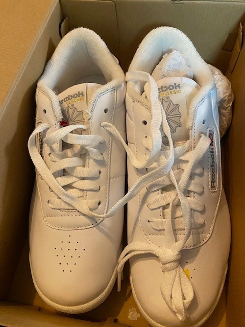 NWT Reebok Classics Lace Up Sneaker Princess White Size 8W Wide from 2009
