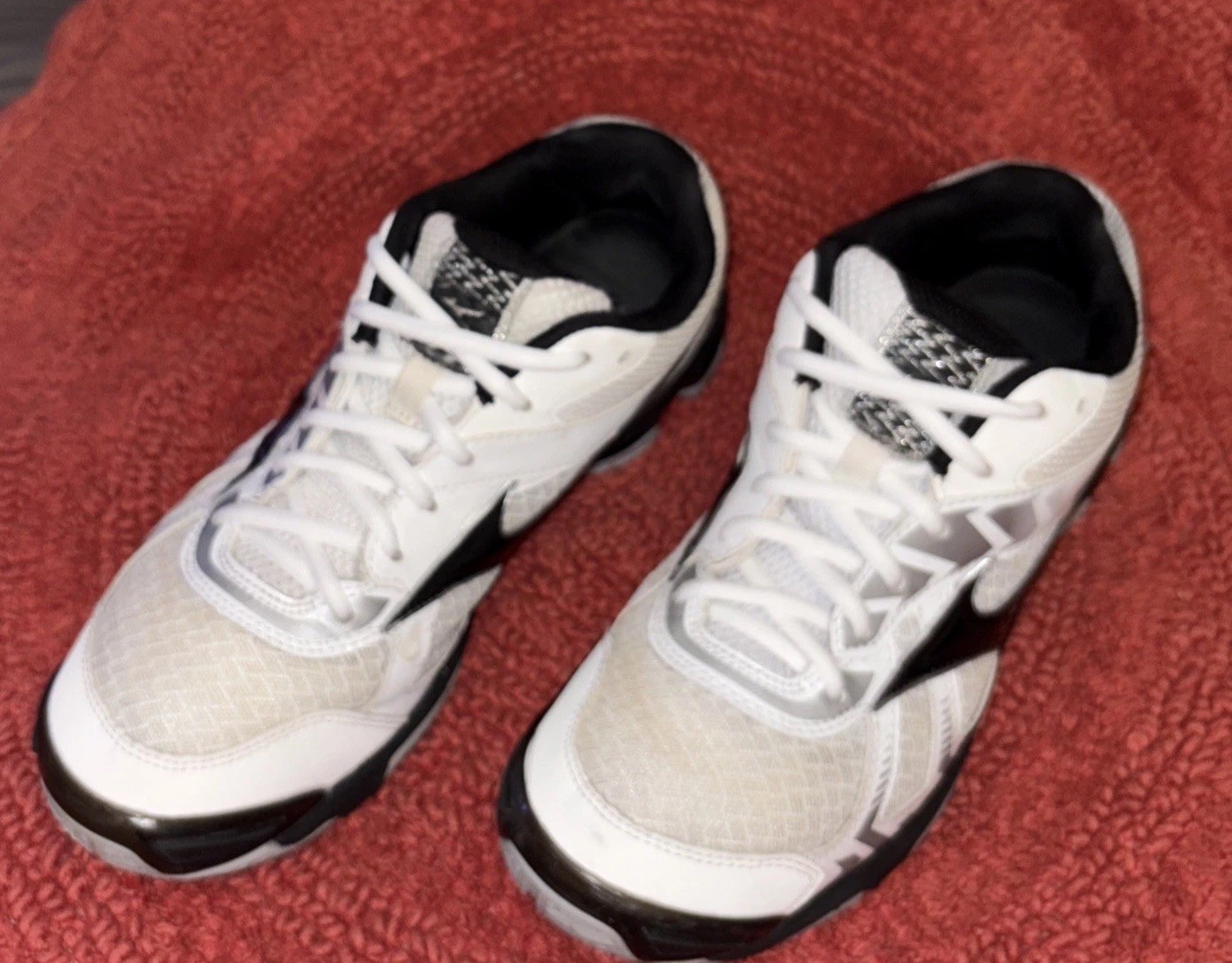 Mizuno Women’s Wave Bolt 7 Indoor Volleyball Shoes Sz 10 M, White & Black 430238
