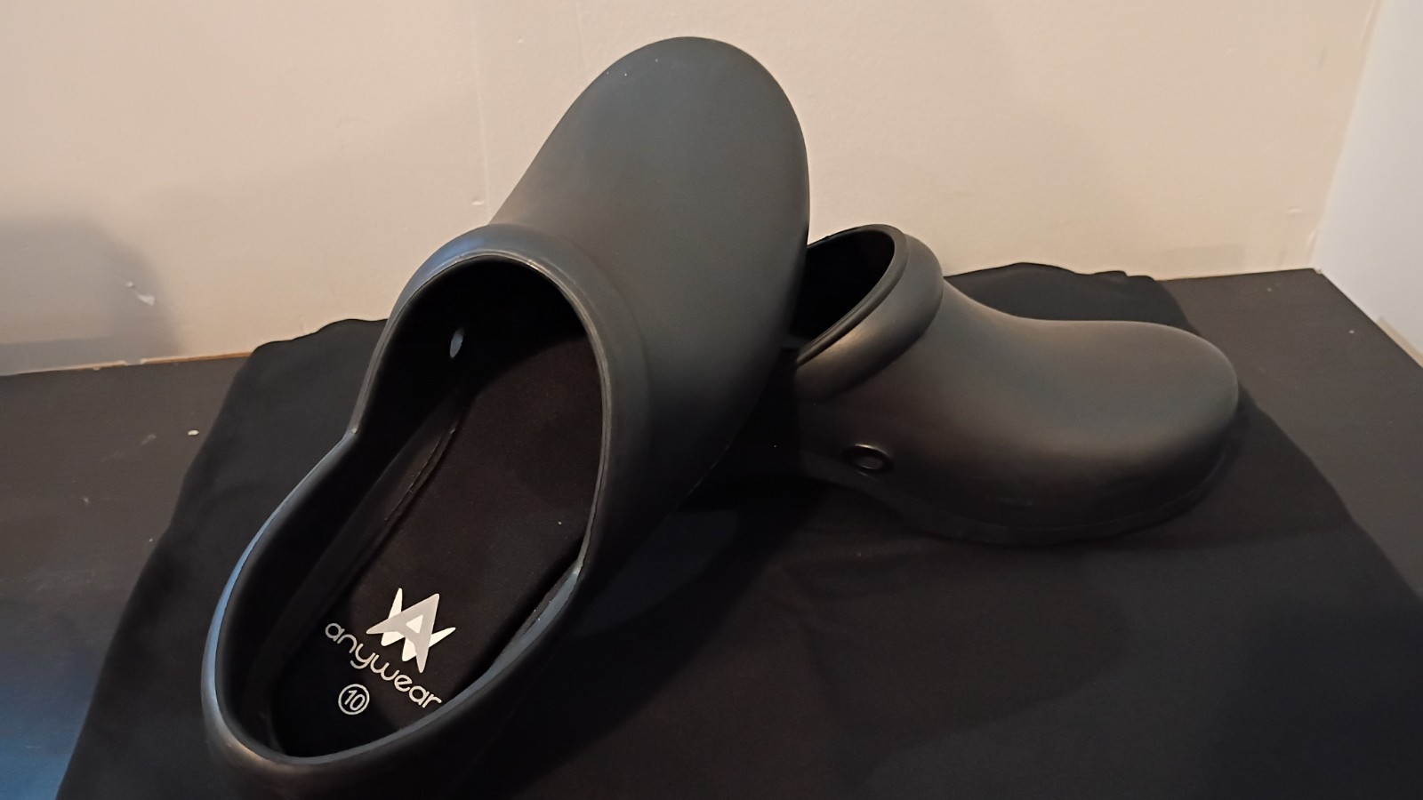 anywear guardian angel closed toe clogs