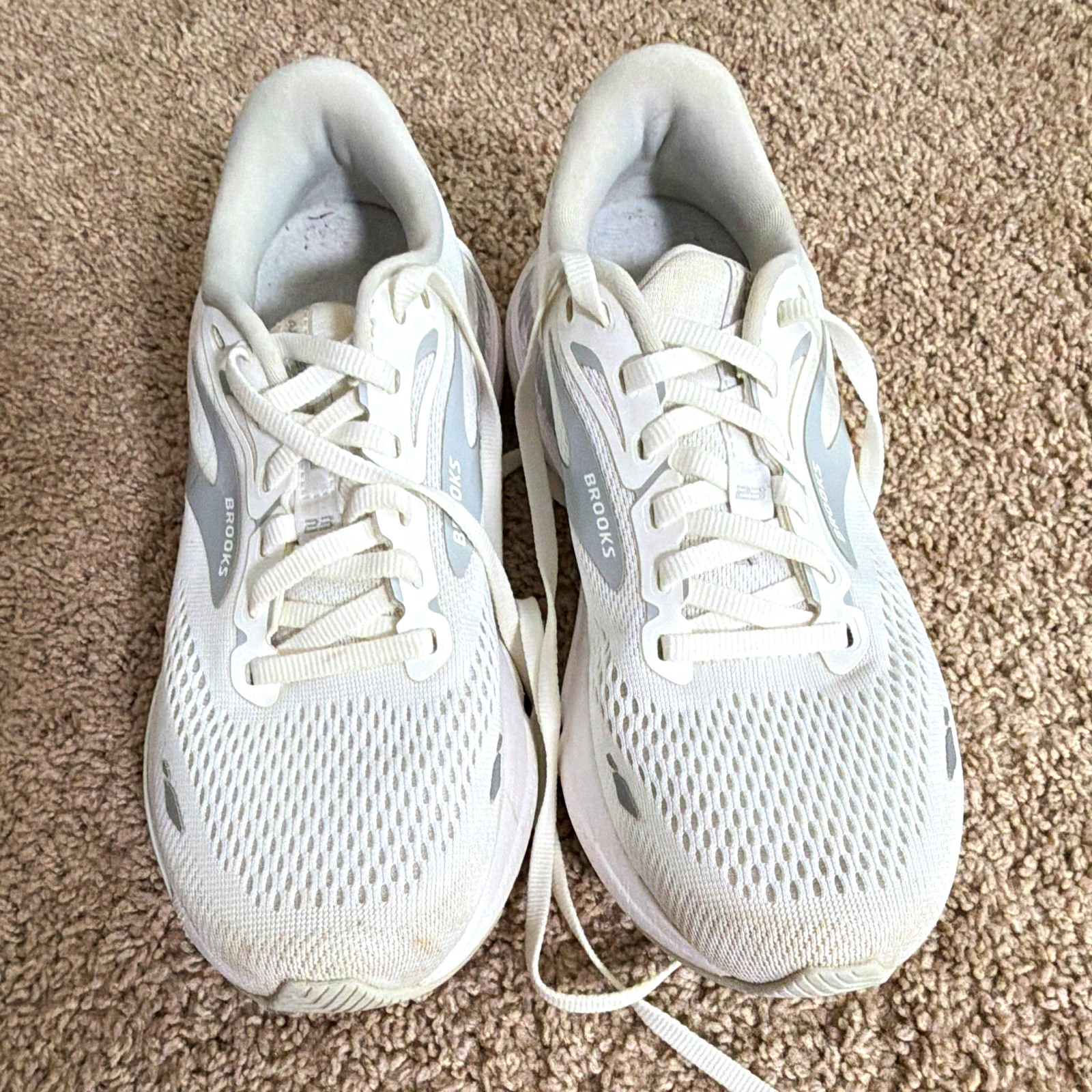 Brooks Adrenaline GTS 23 Women’s Running Shoes White Oyster Gray Mesh Low Top