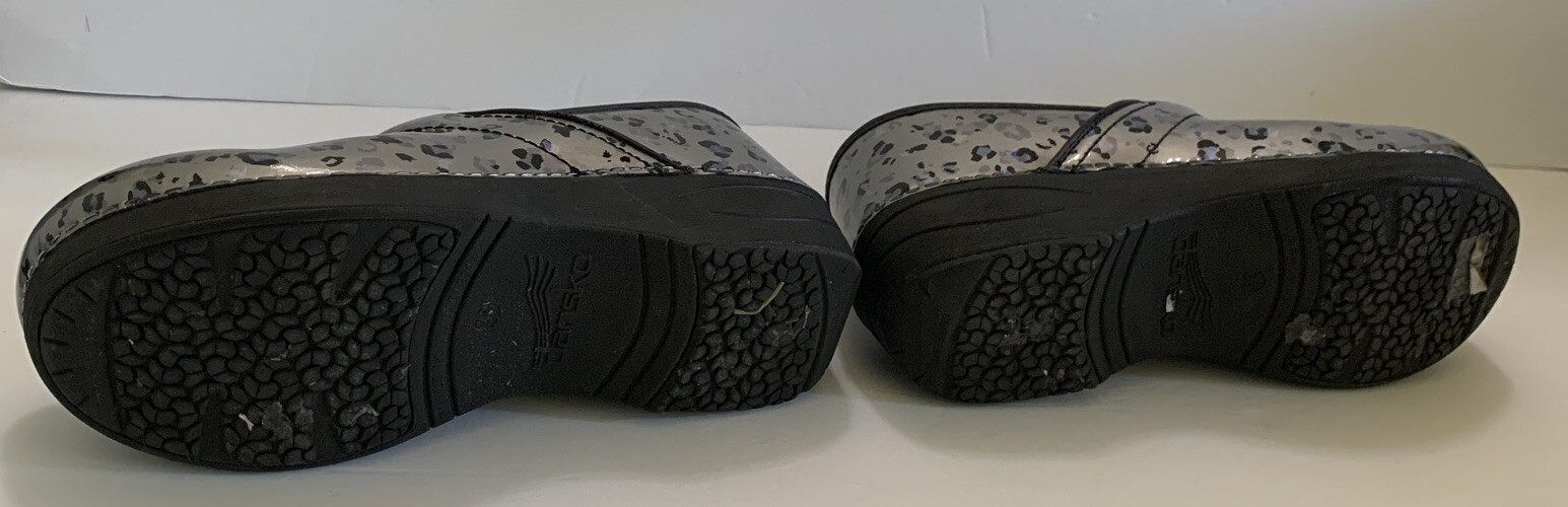 Dansko XP 20 Silver Black Clogs Comfort Shoes 38 US Size 7.5 Or 8 SEE PHOTOS