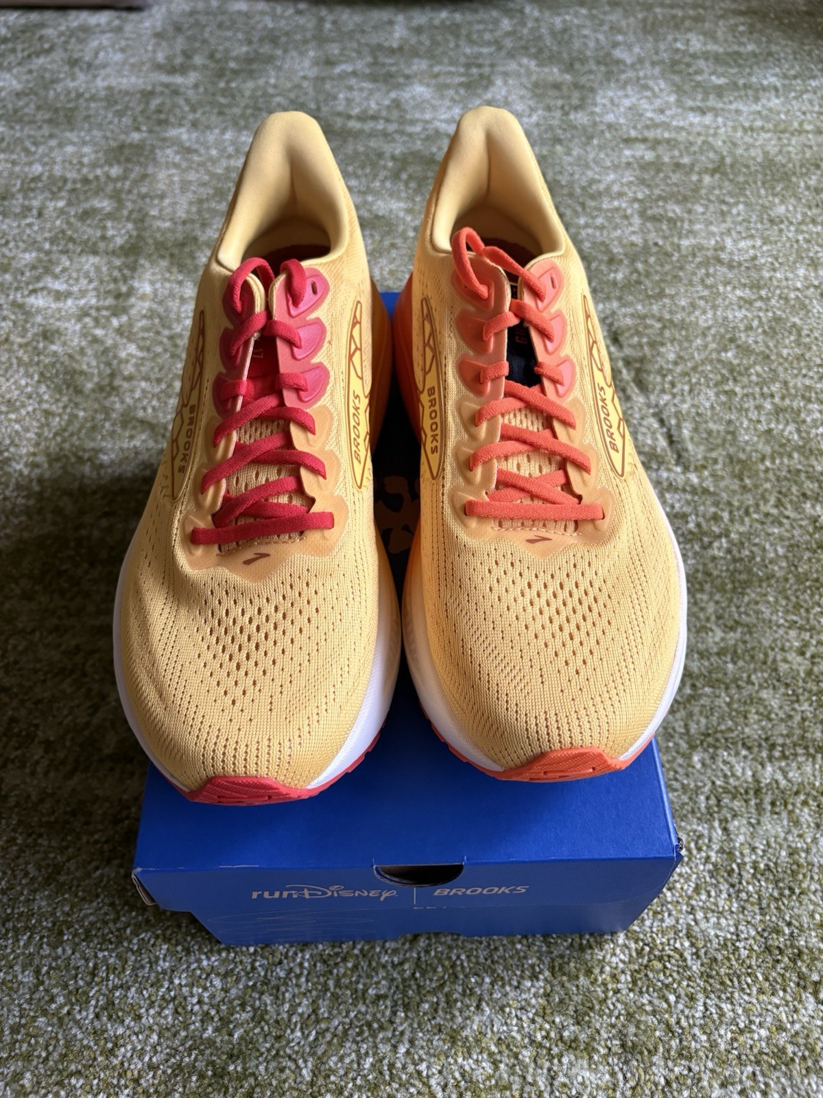 Brooks x Disney Winnie The Pooh Ghost 17 WTP – Size 7.5 Women – Normal Width