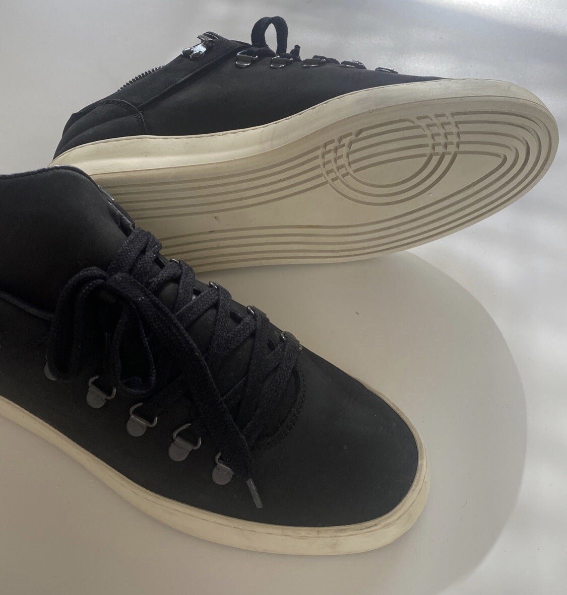 Filling Pieces classic low top black sneakers Size 8.5
