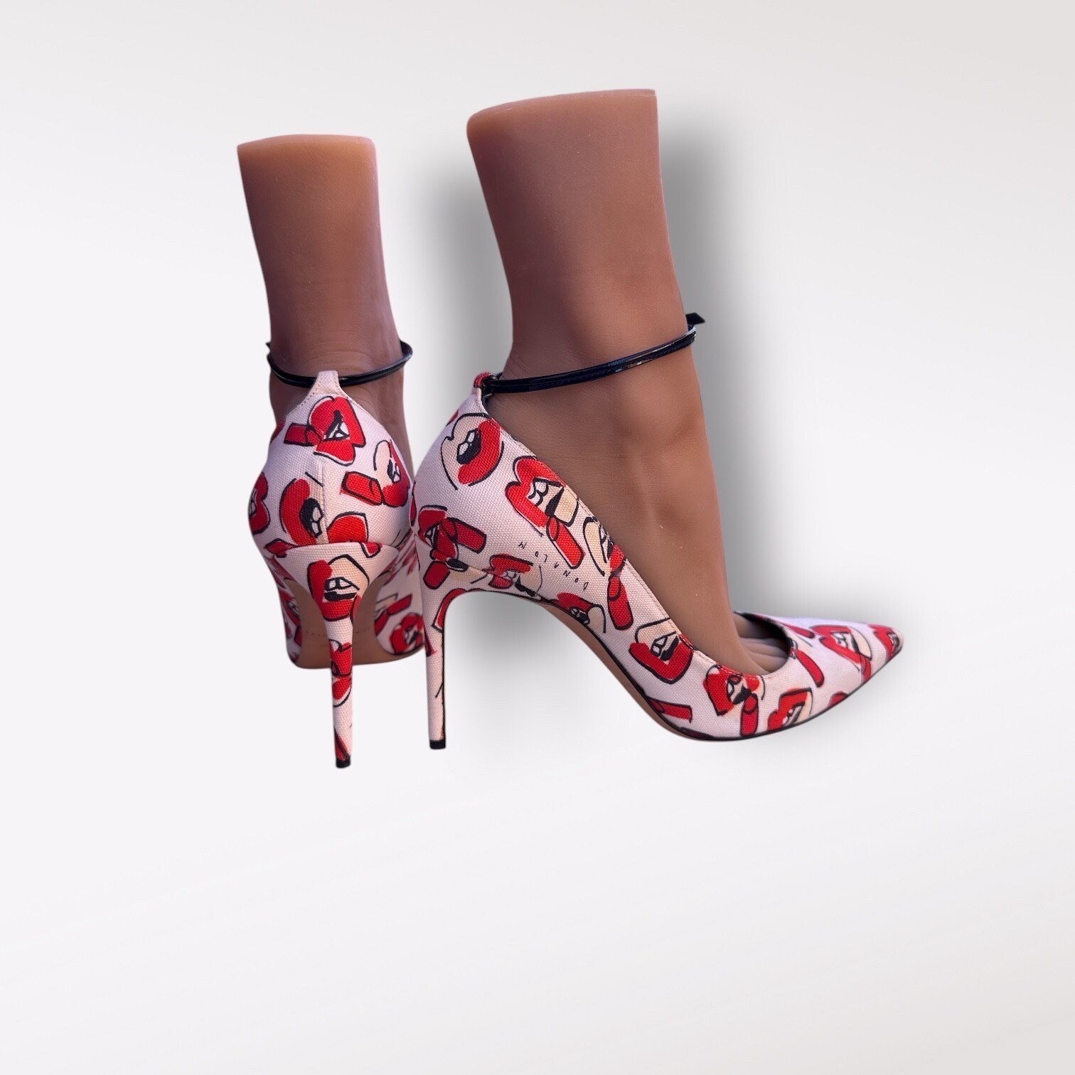 Brian Atwood Donald Robertson Pumps Women 38 Rare Lip Print Statement Heels Art