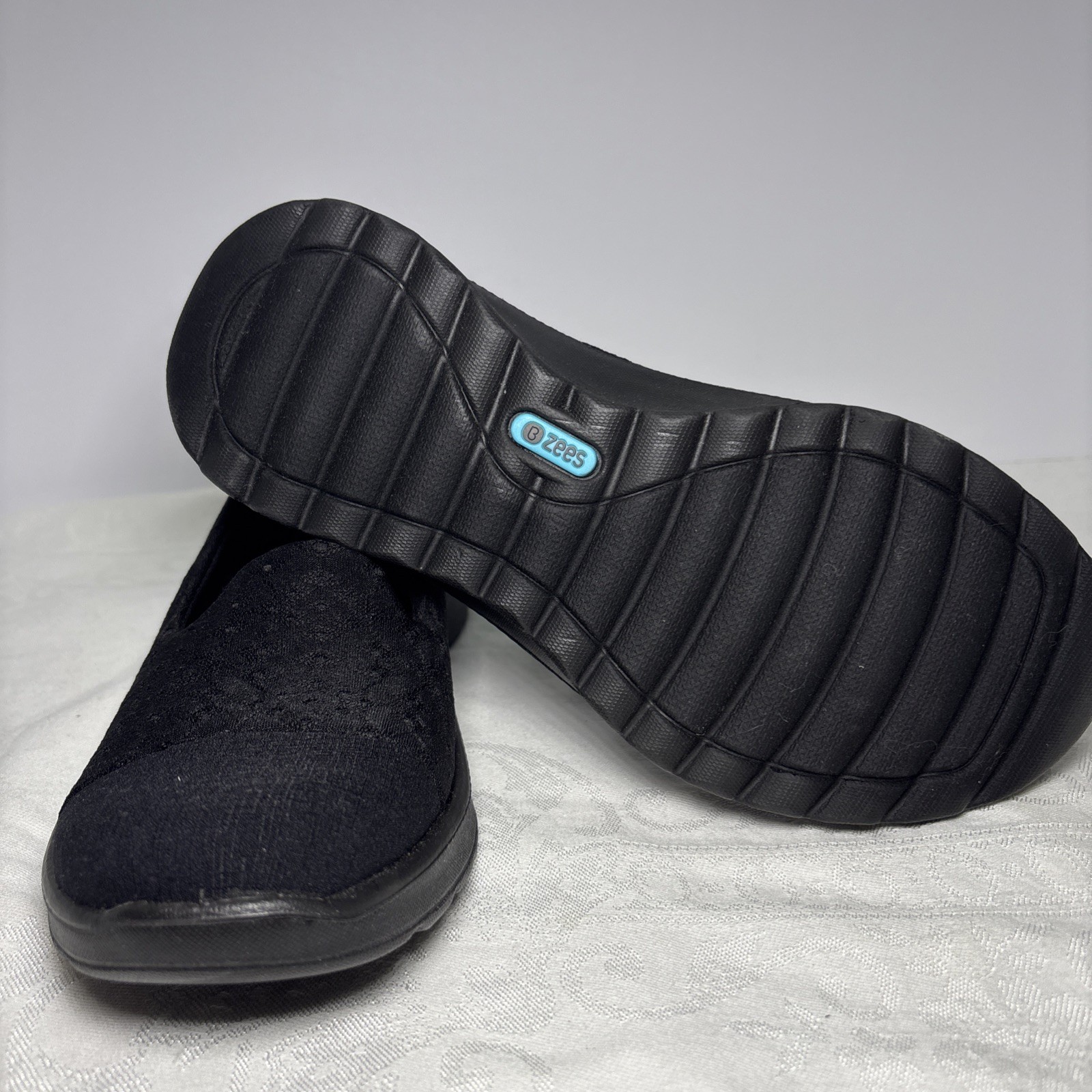 Bzees Womens Slip On Loafers Size 6.5M Black Machine Washable Wedge Shoes