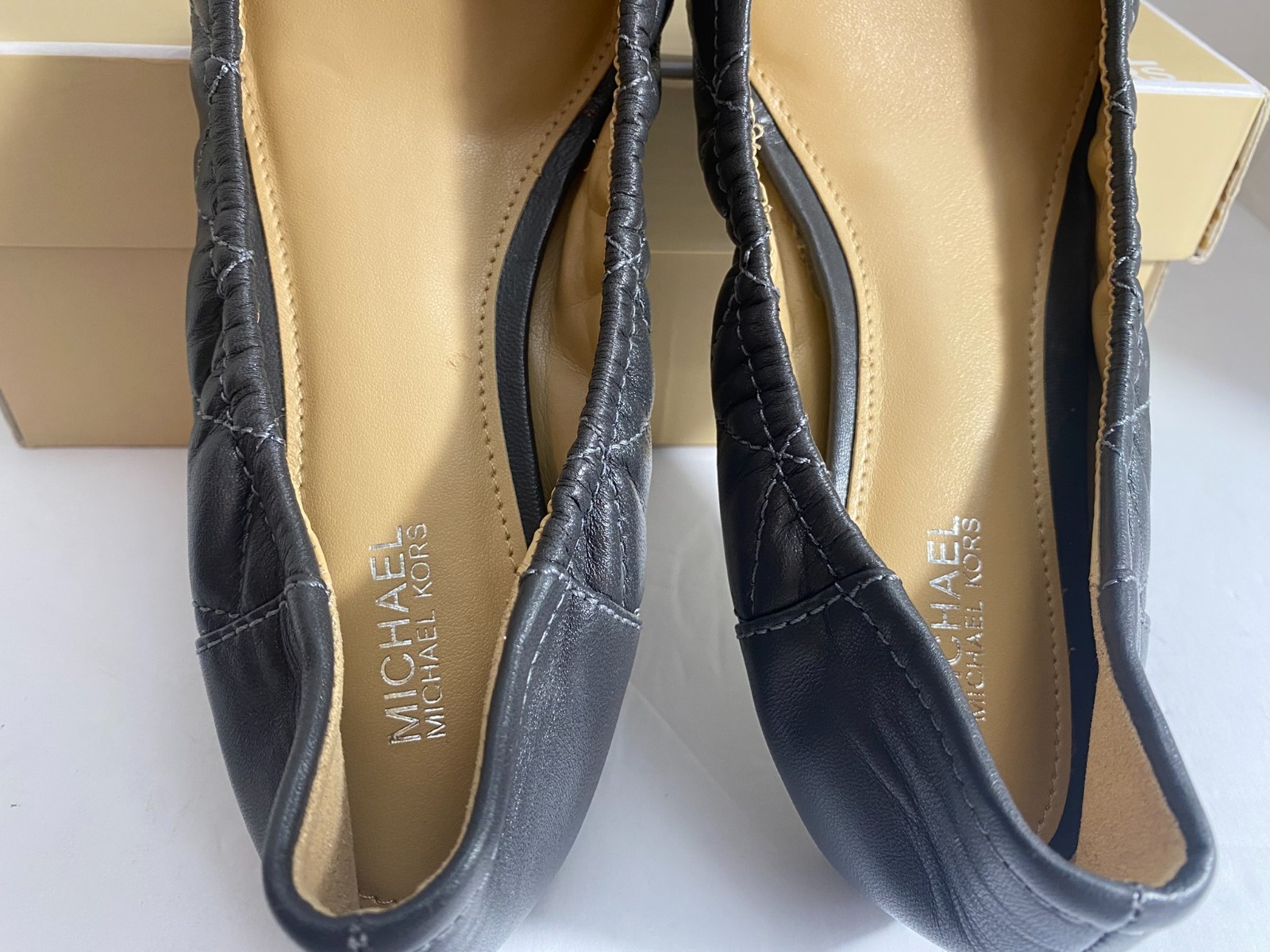 Michael Kors Fulton Quilted Ballet Flats Dark Gray Leather Silver MK Logo 6M-New