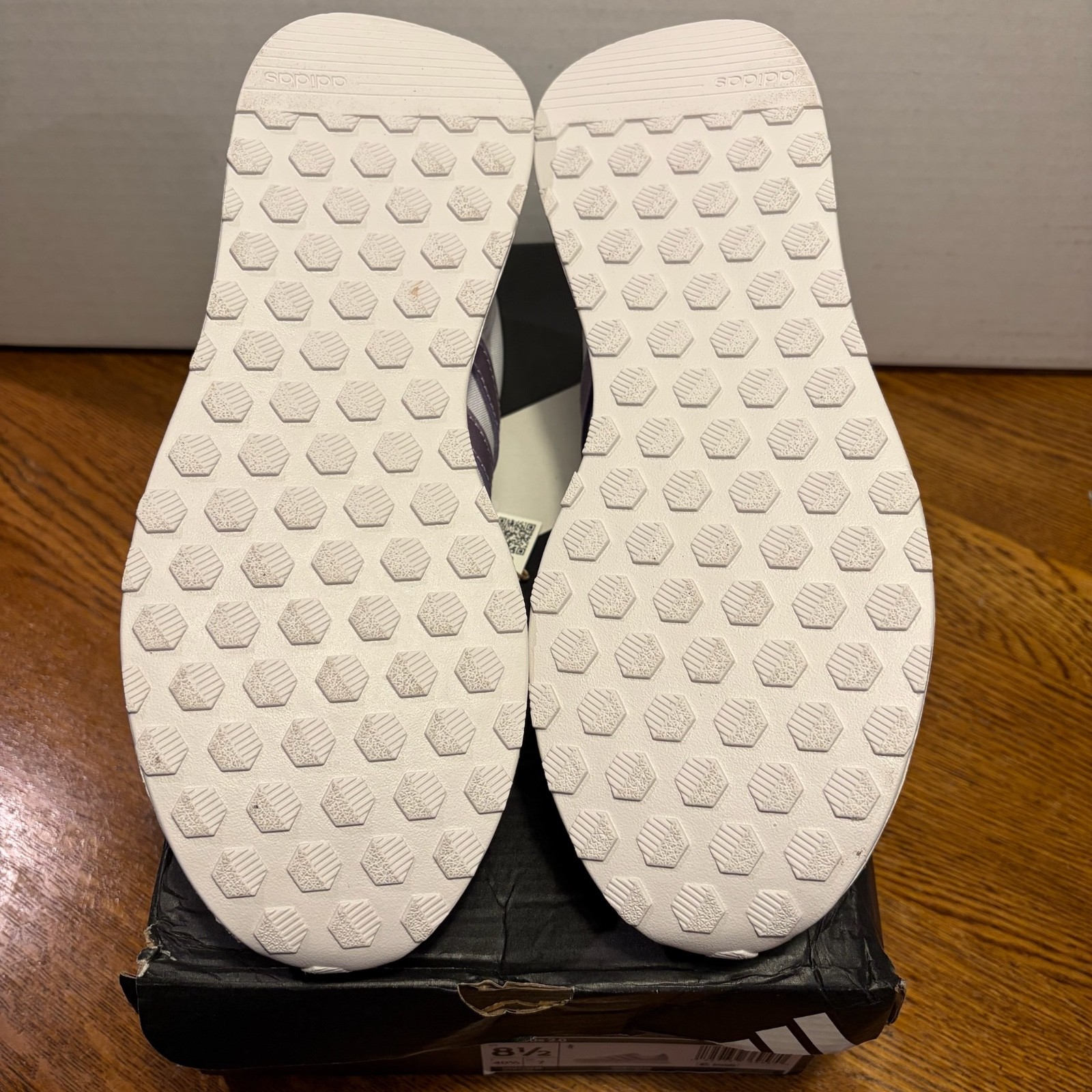 Size 8.5 – Adidas Run 60s 2.0 Retro Inpired Womens Running Shoes