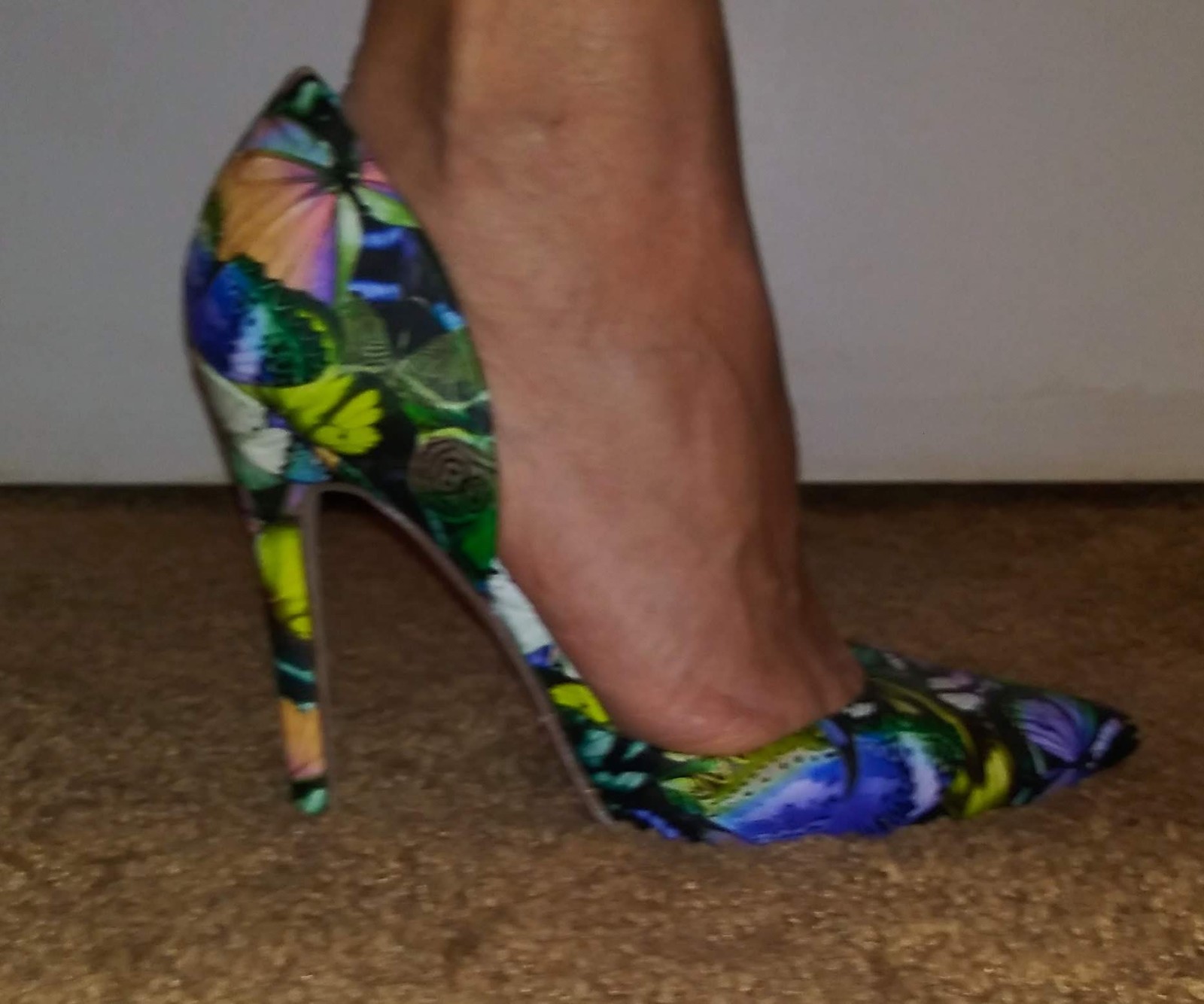 Butterfly Print 4 inch Stiletto Pumps – Size 7.5 – Just Fab – Worn 3 Times