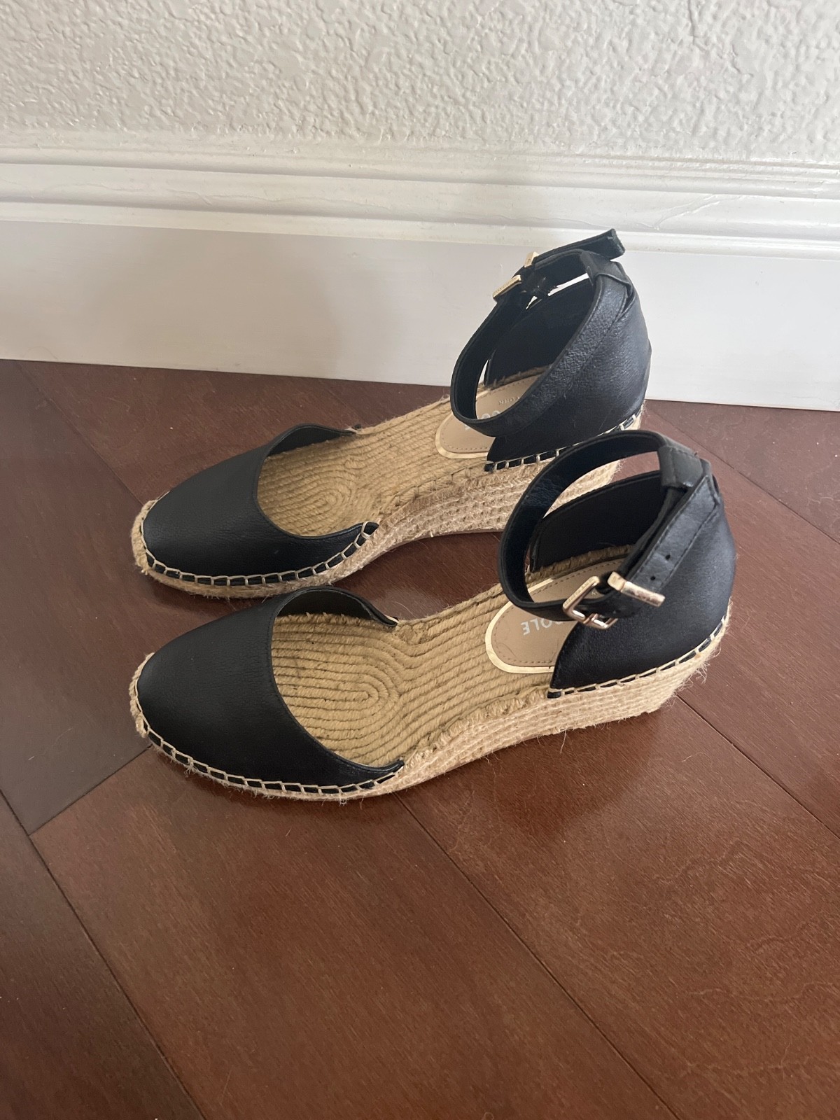 Kenneth Cole espadrille shoes size 8