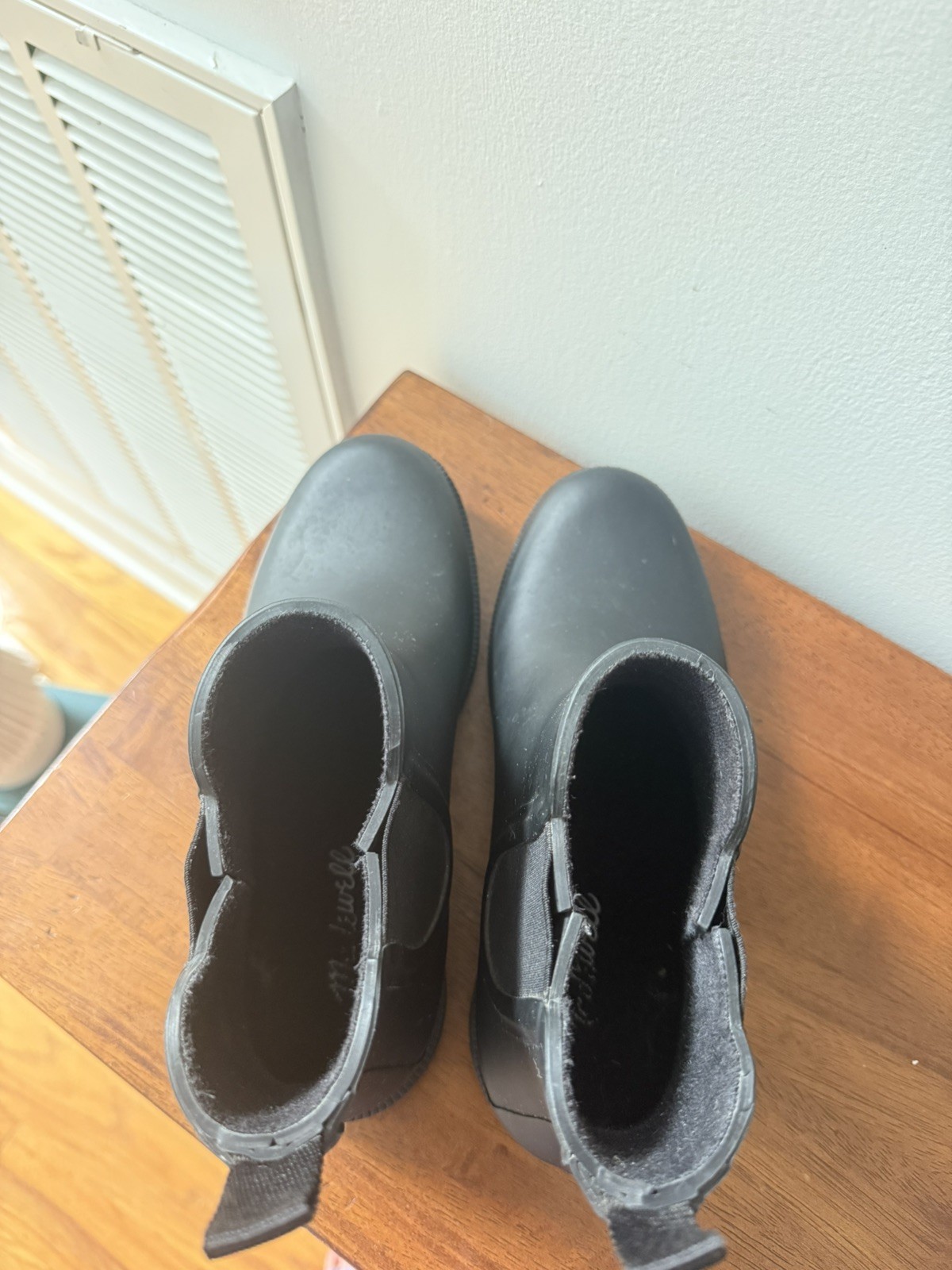Madewell Black Rubber Chelsea Rain Boots Women’s 6 Waterproof Pull On Ankle.