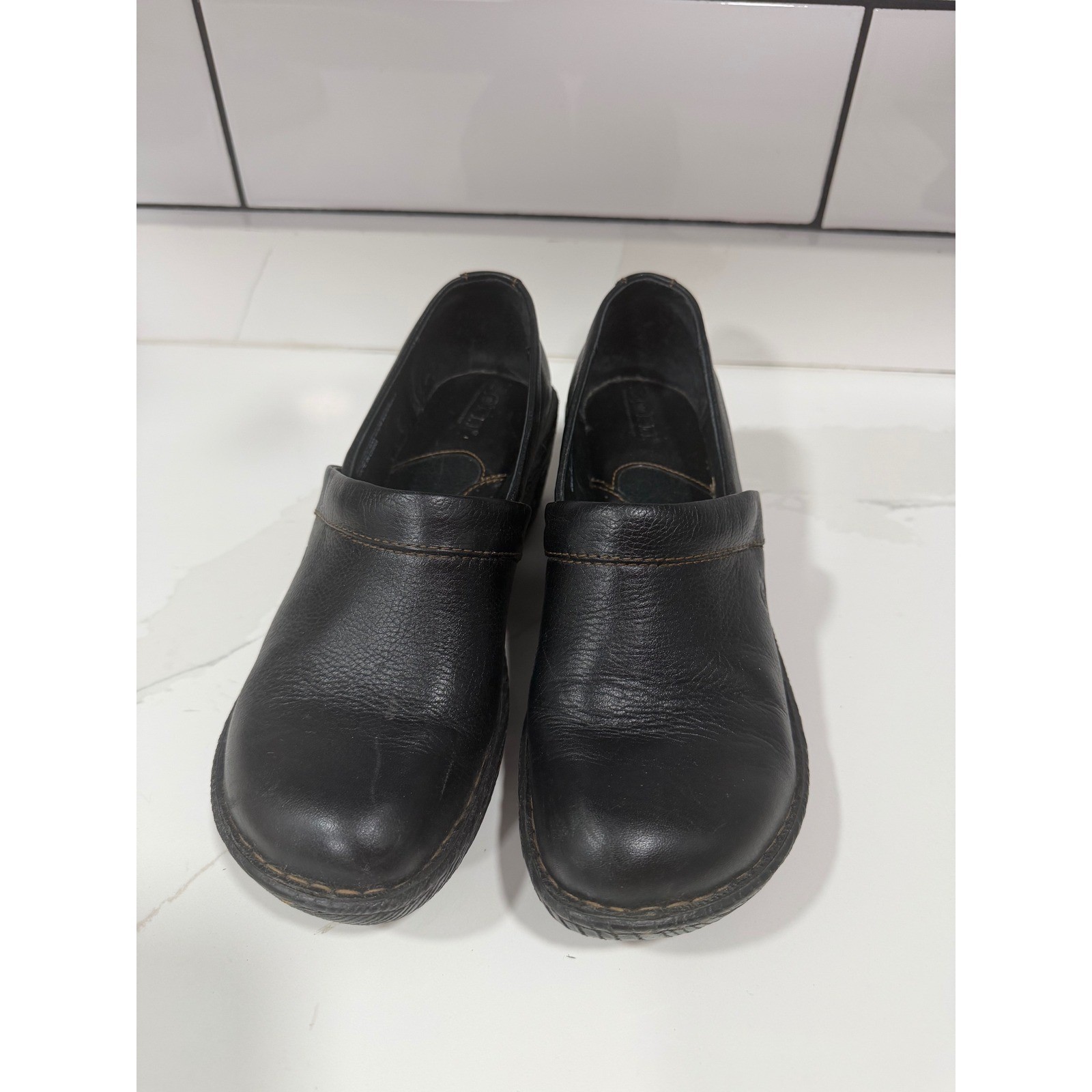 Born Black Leather Clogs W31754 Comfort Slip On Shoes Womens 7 M/W EU 38