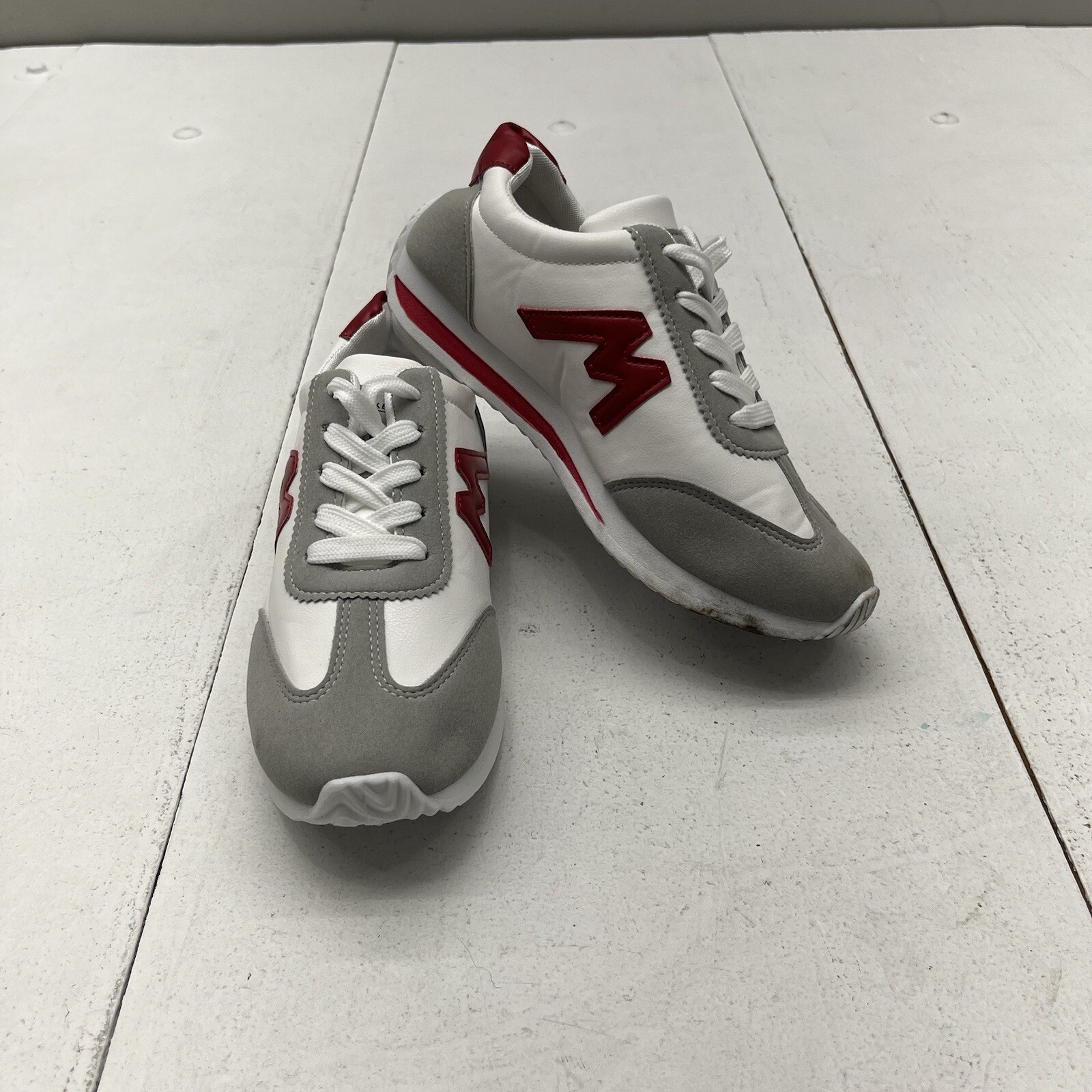 White & Gray M Embroidered Casual Lace Up Sneakers Women’s Size 5.5 NEW