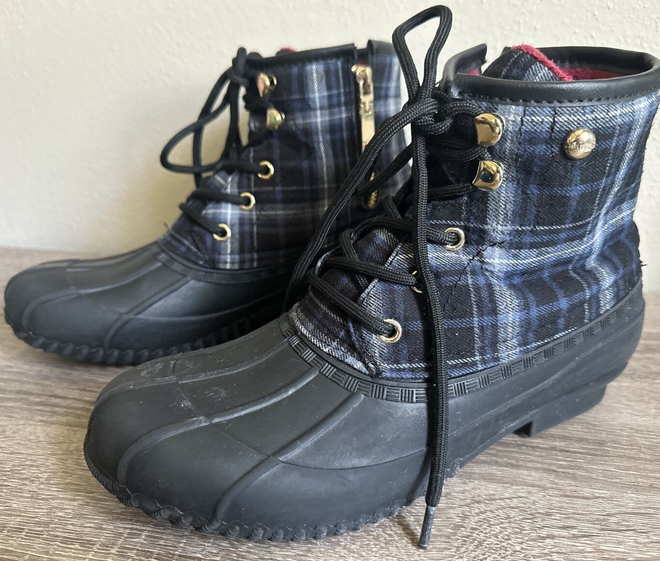 TOMMY HILFIGER «TwROAN» Womens Size 9 Blue/Black Plaid Flannel Rubber Duck Boots