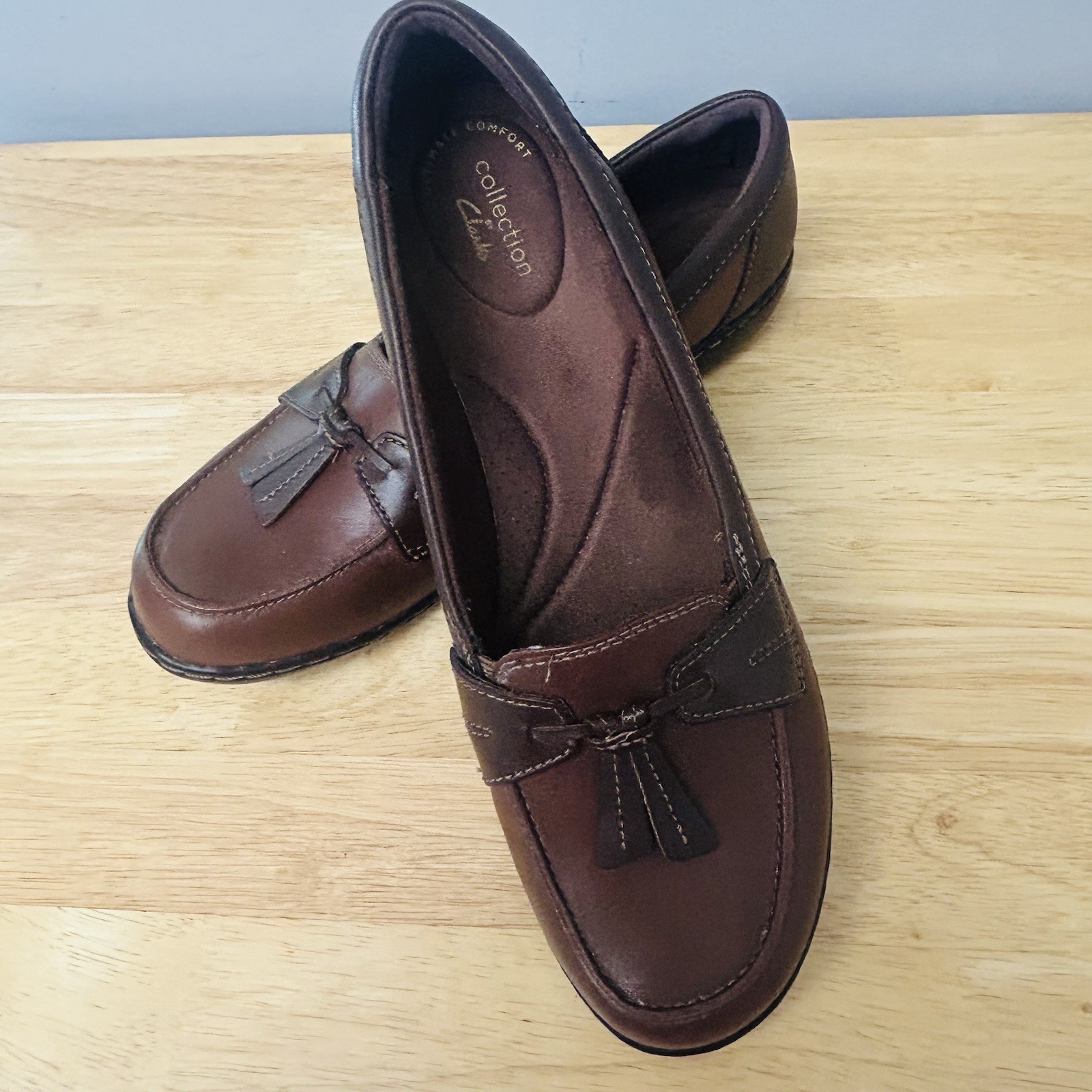 Clarks Collection Two-Tone Brown Women’s Tasseled Comfort Loafer Shoes Sz 9.5M