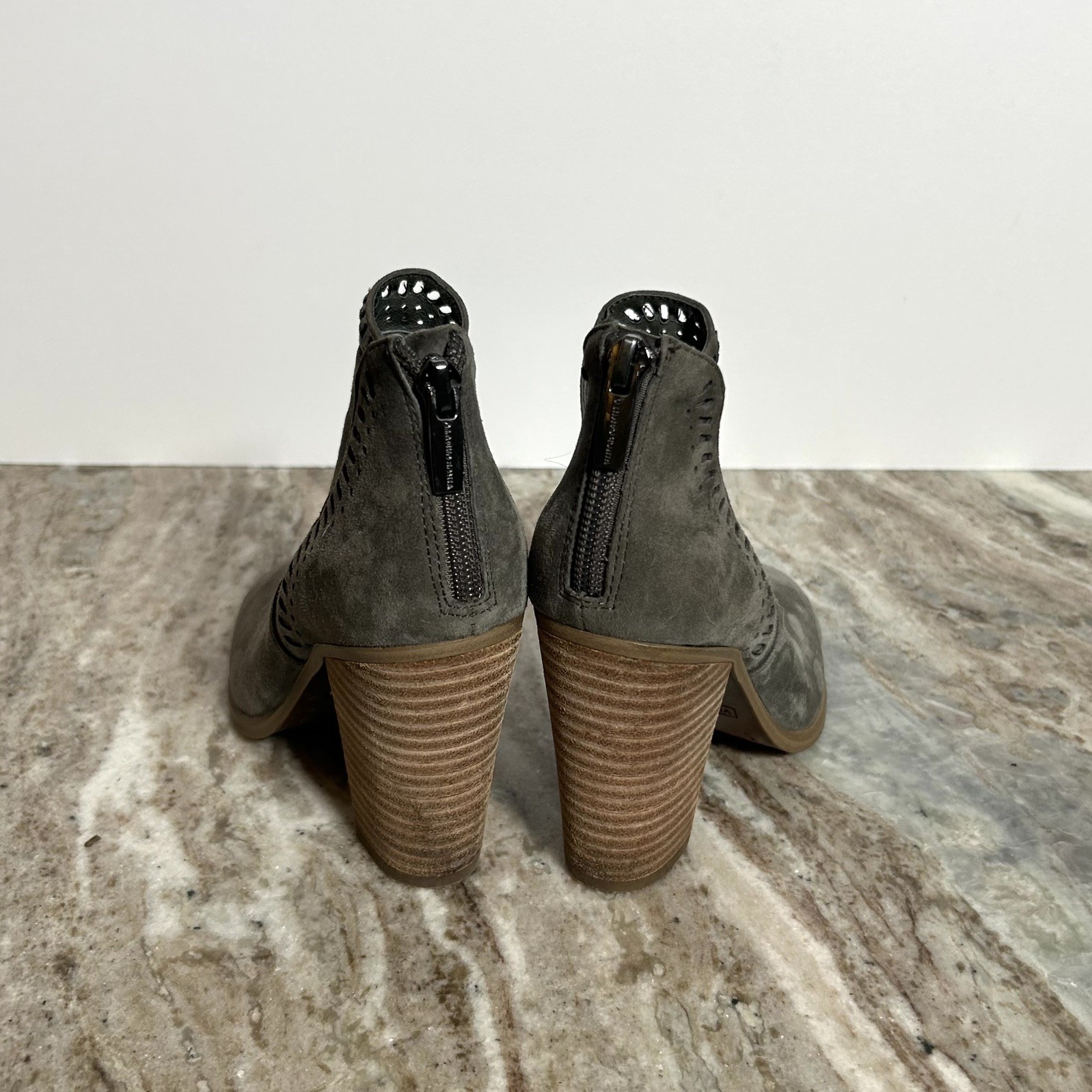 Vince Camuto Tan Fileana Perforated Heel Zip Ankle Booties Womens 4.5 Suede Grey
