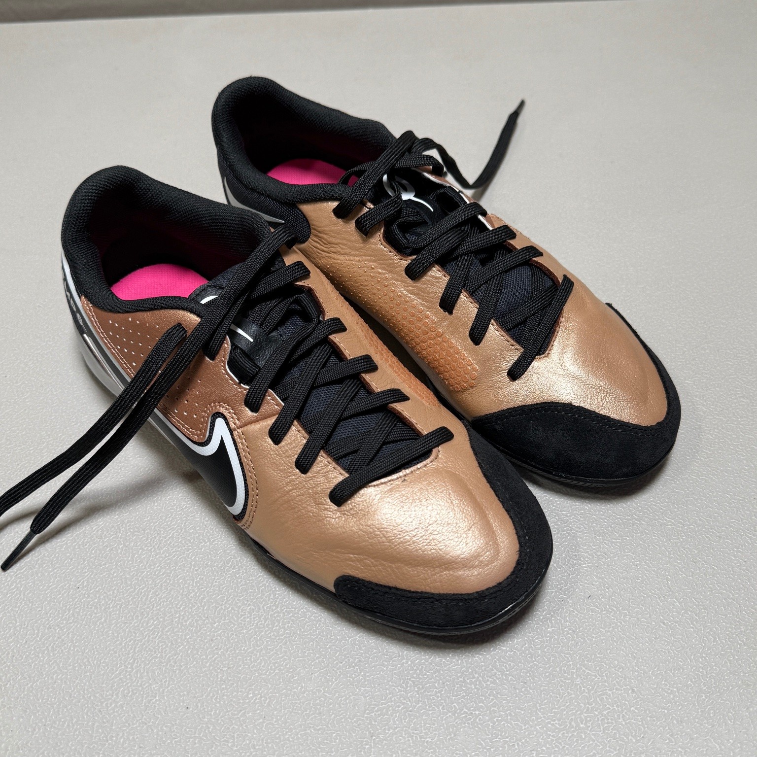 Nike Tiempo Legend 9 Academy IC Women’s Rose Gold Black US 6.5 Indoor Soccer