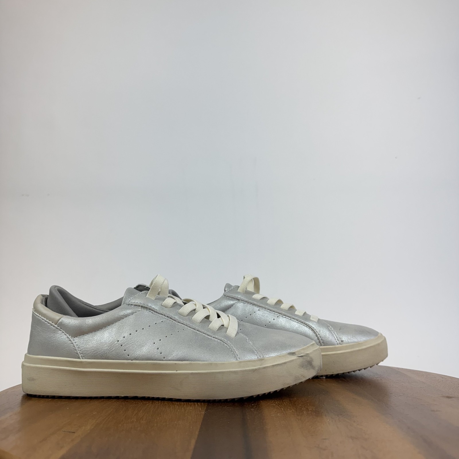 New Womens Dr Scholls Wink Lace Silver Faux Leather Comfort Sneakers Size 8.5 M
