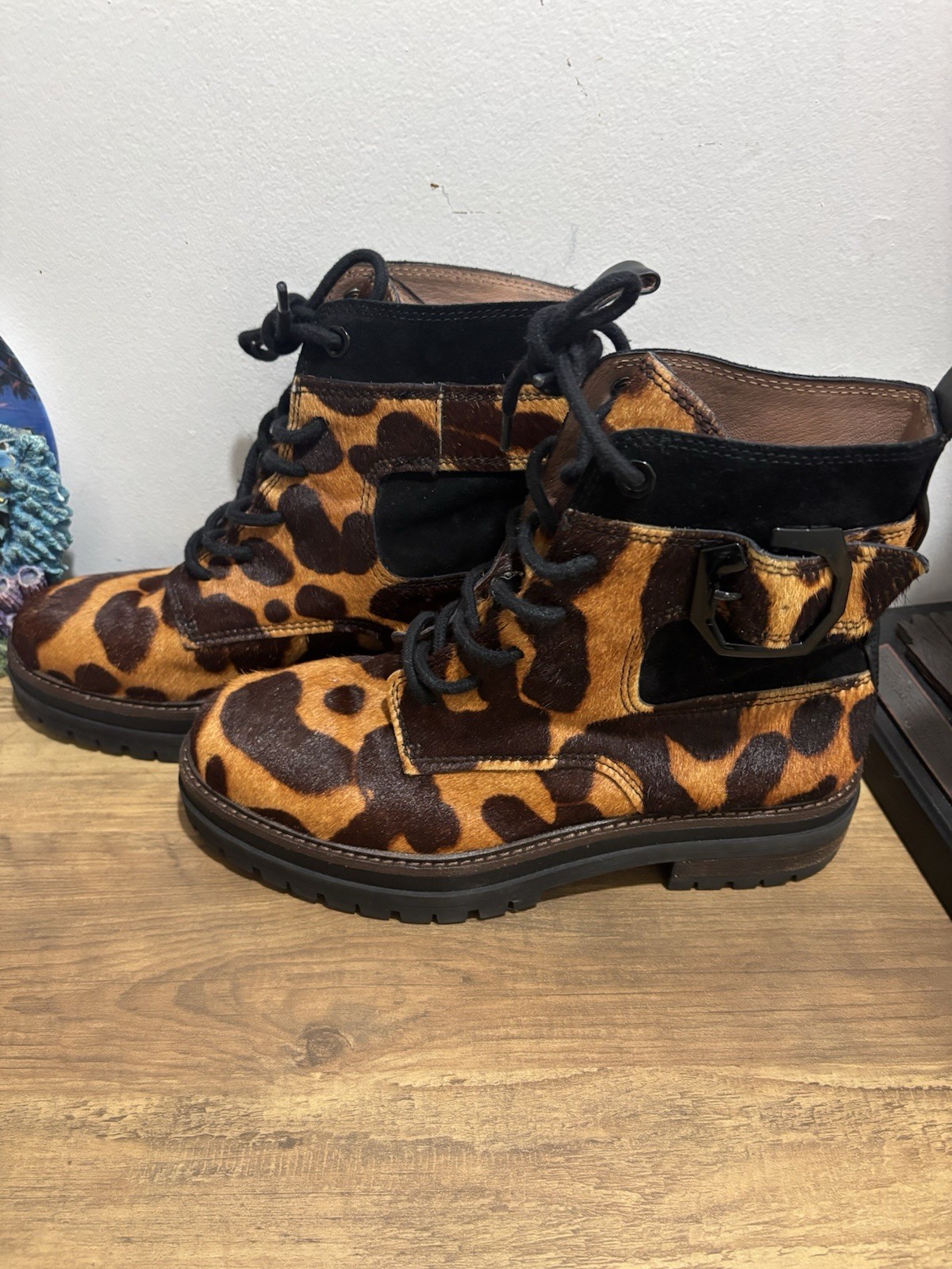 Louise et Cie Leopard Print Leather Combat Ankle Boots Lace-Up Lug Sole US 9