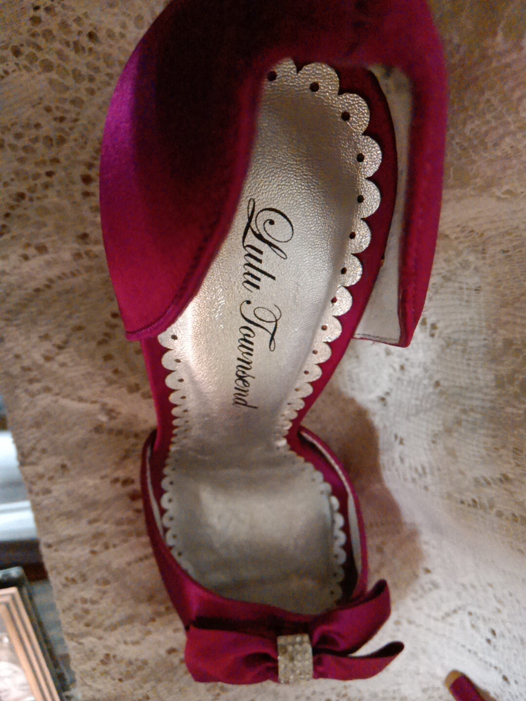 Lulu Townsend Satin Heels Bow Peep Toe Hot Pink 9 1/2 M 4″ See Description
