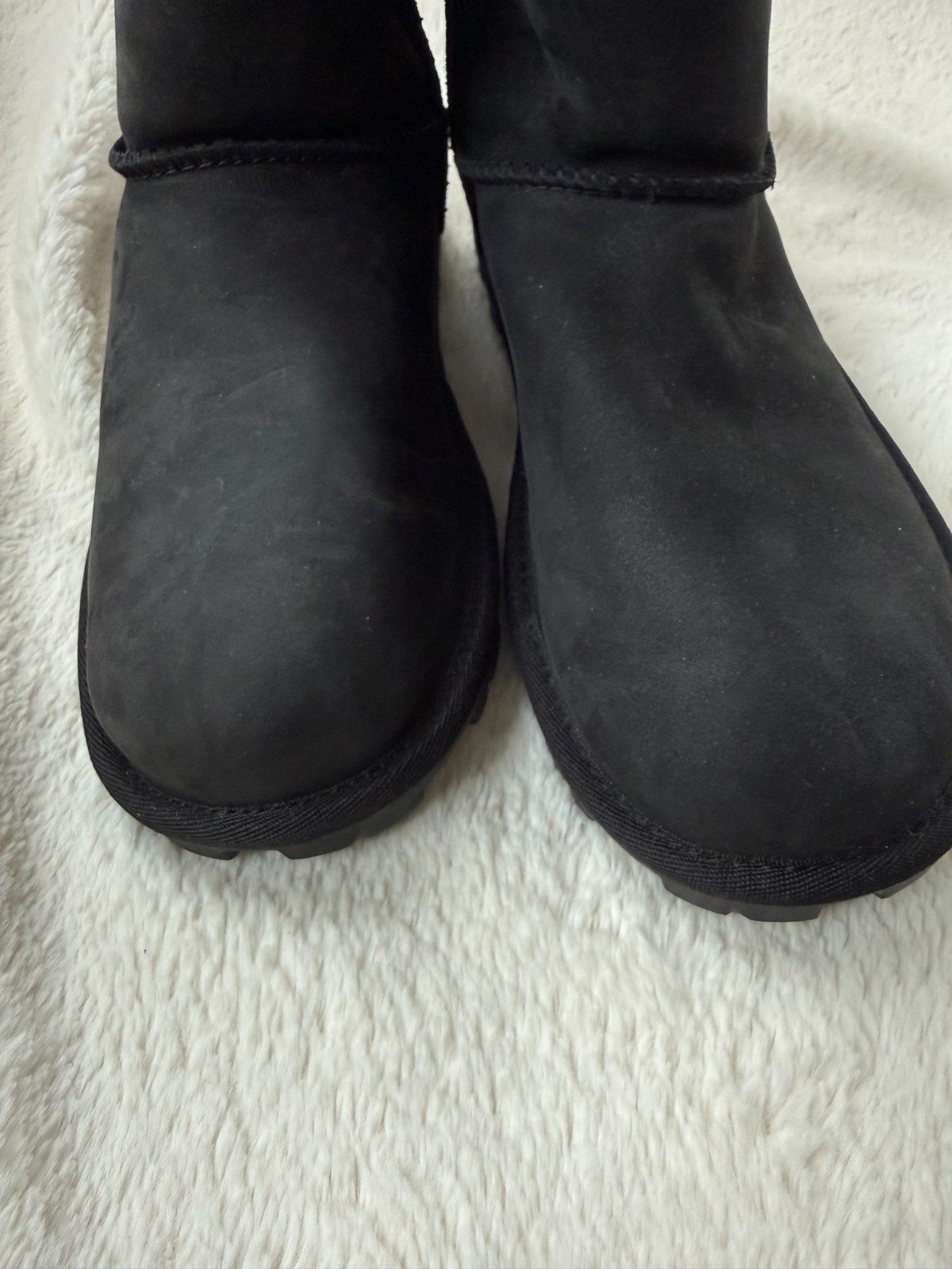NWD UGG Women’s Essential Short Leather (1111513) US7/UK5/EU38