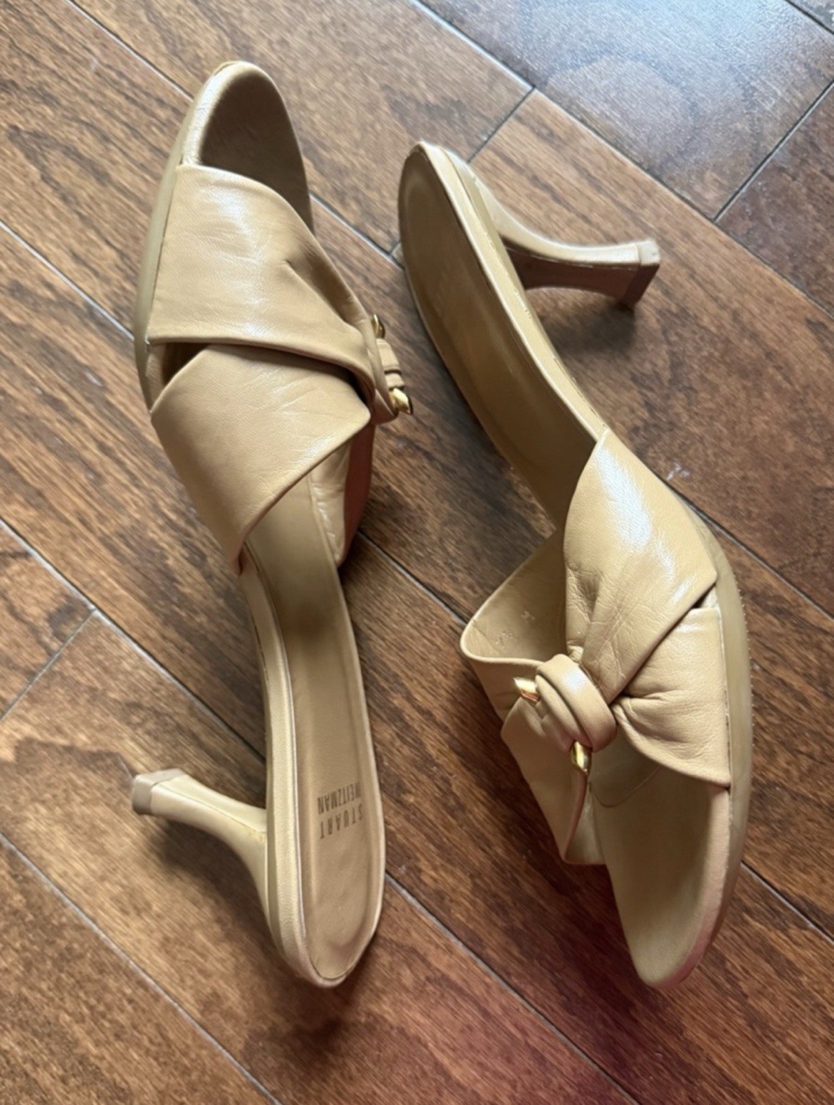 Stuart Weitzman Women’s Beige Leather Bow Slip-On Open Toe Heels 7
