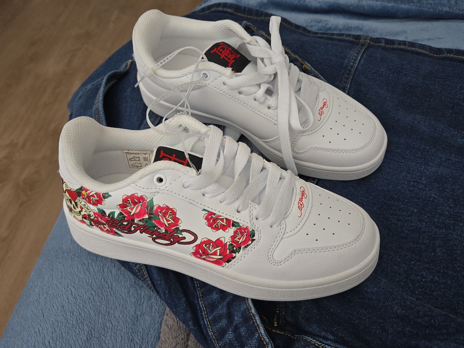 New Ed Hardy Women’s White Court Sneakers Red Rose Tattoo Graphic Size 7