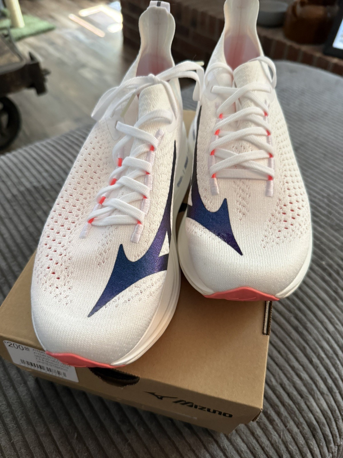 Mizuno Neo Vista 2 Women’s Size 8 White/Purple Brand New In Box