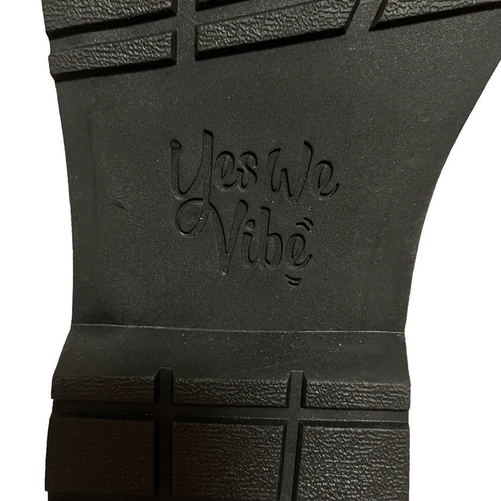 Yes We Vibe Boots Women Size 8.5 Boho Black and Multicolor Combat Lace Up Shoes