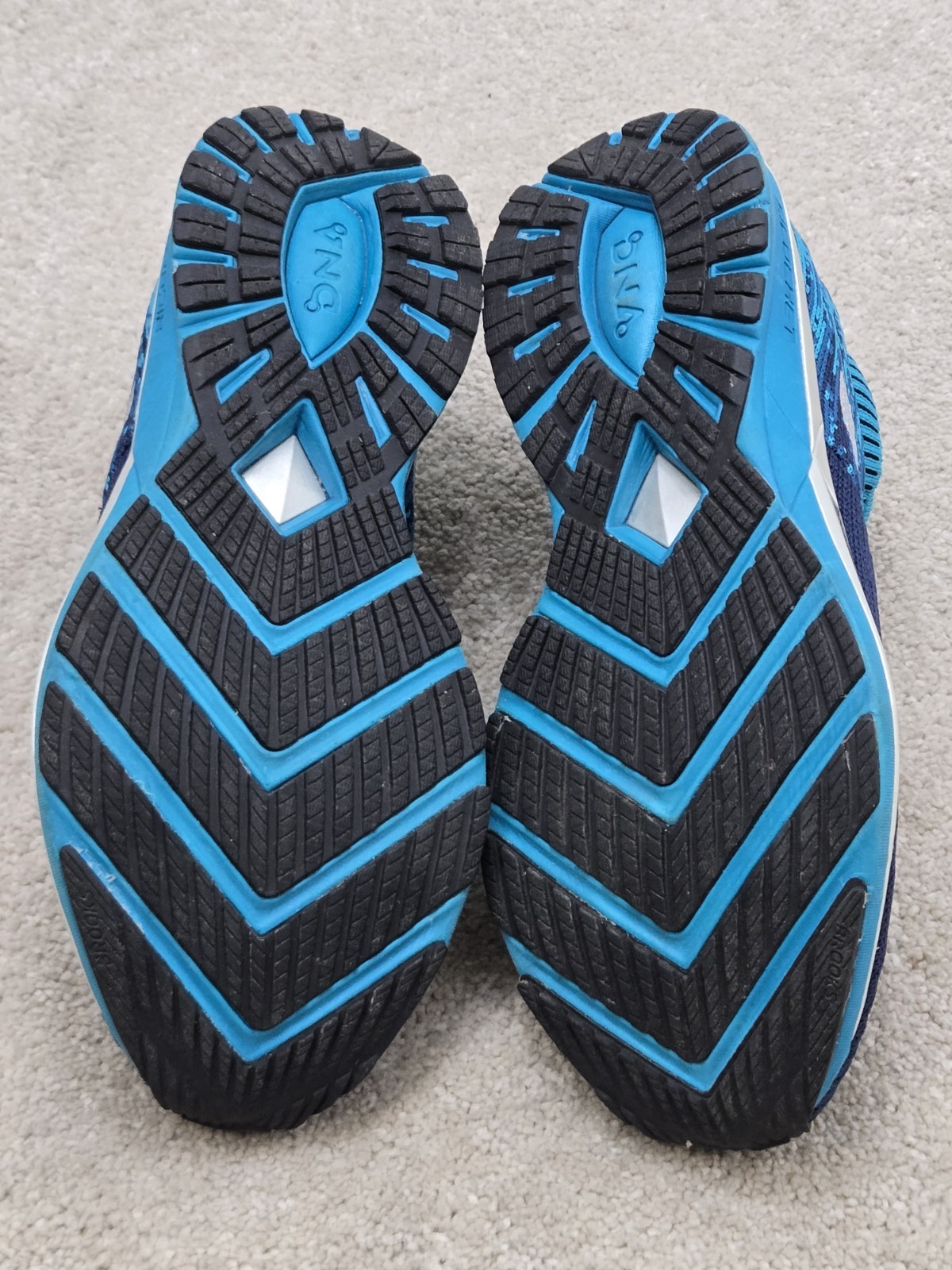 Brooks shoes women 7 B ricochet running walking DNA amp cushion turquois blue