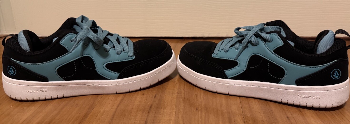 Preloved Volcom Vitals EH Comp Toe Sneaker Women sz 5.5