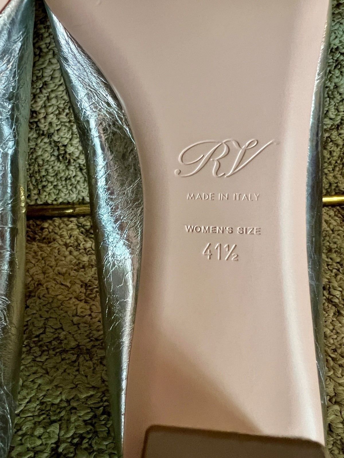 $2245 Roger Vivier Belle Silver Crinkle Leather Pumps Heels Size 41.5 or 11.5