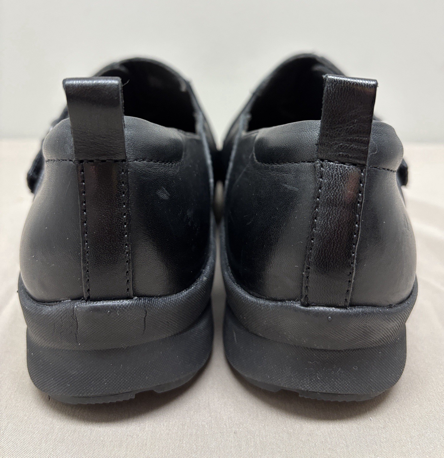 Earth Shoes Amity Slip On Round Toe Black Leather Comfort Loafer 8.5 D Wide