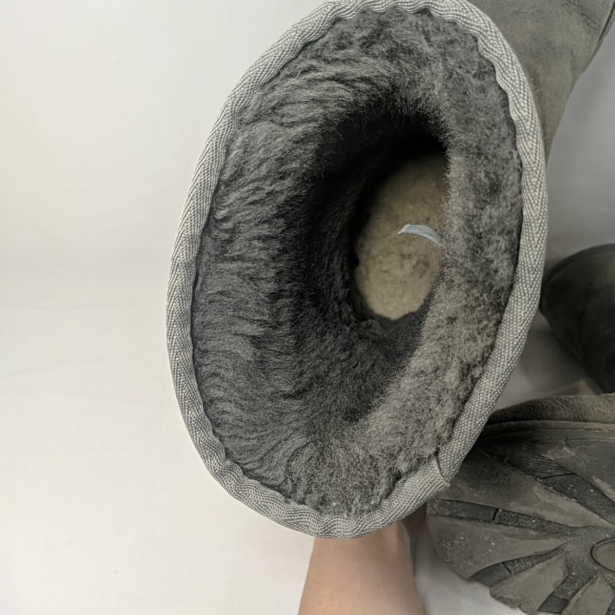 UGG Gray Suede Boots Mid Calf 5835 US 9 Sheepskin Classic Essential Short Winter