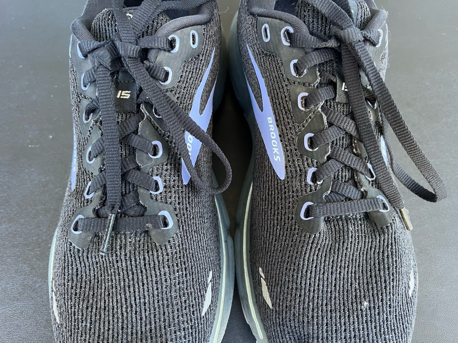 Brooks Ghost 15 Women’s Size 10 Black Blue Running Walking Shoes Medium B