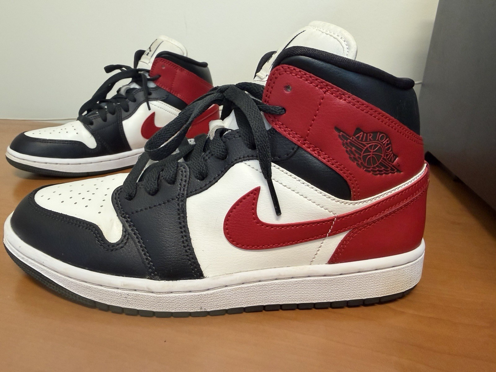 Nike Air Jordan 1 Retro Sneakers Red/Black/White, High Top, Size 8.5