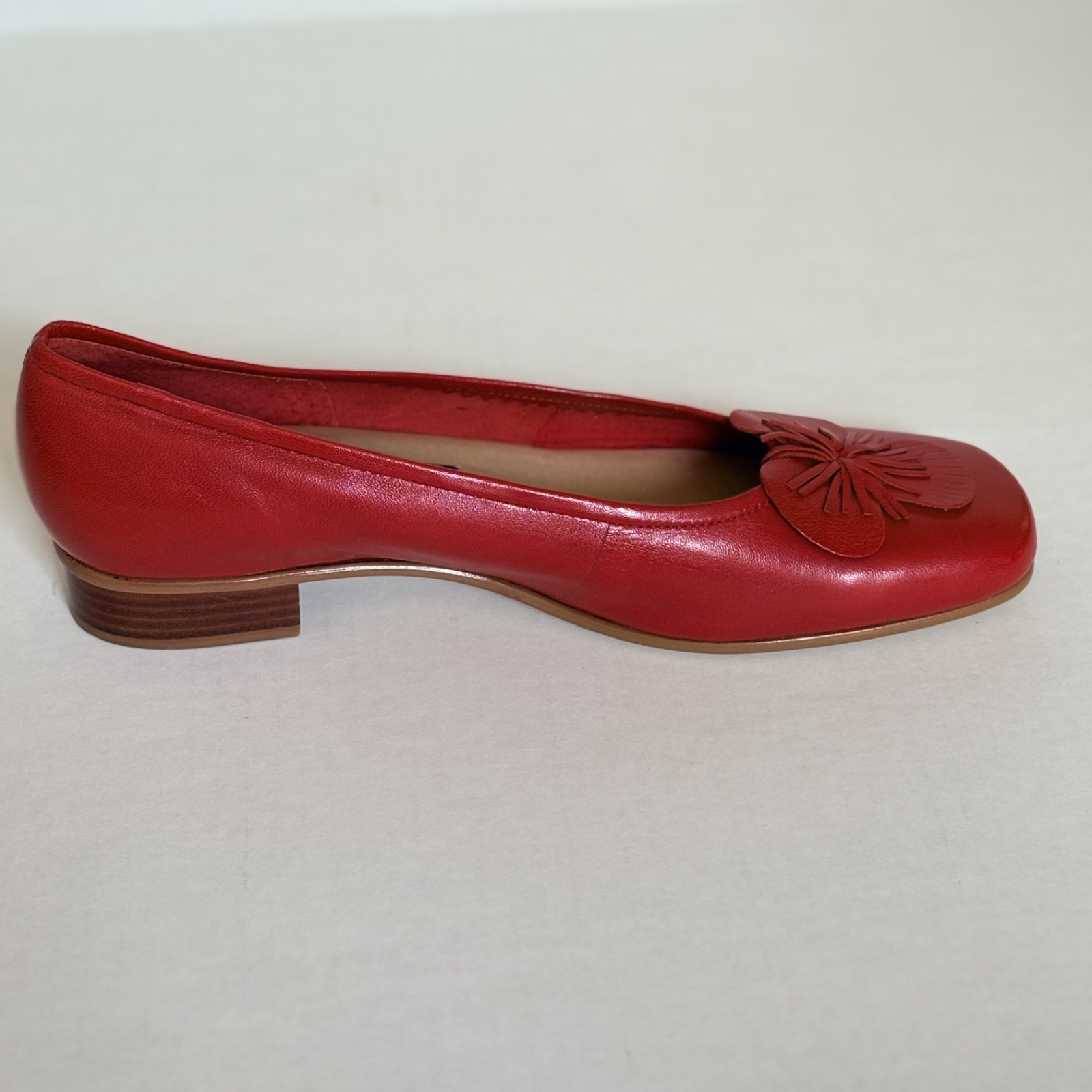 VTG Etienne Aigner Red Leather Ballet Flats 6.5 Rosette Classic The Gardener EUC
