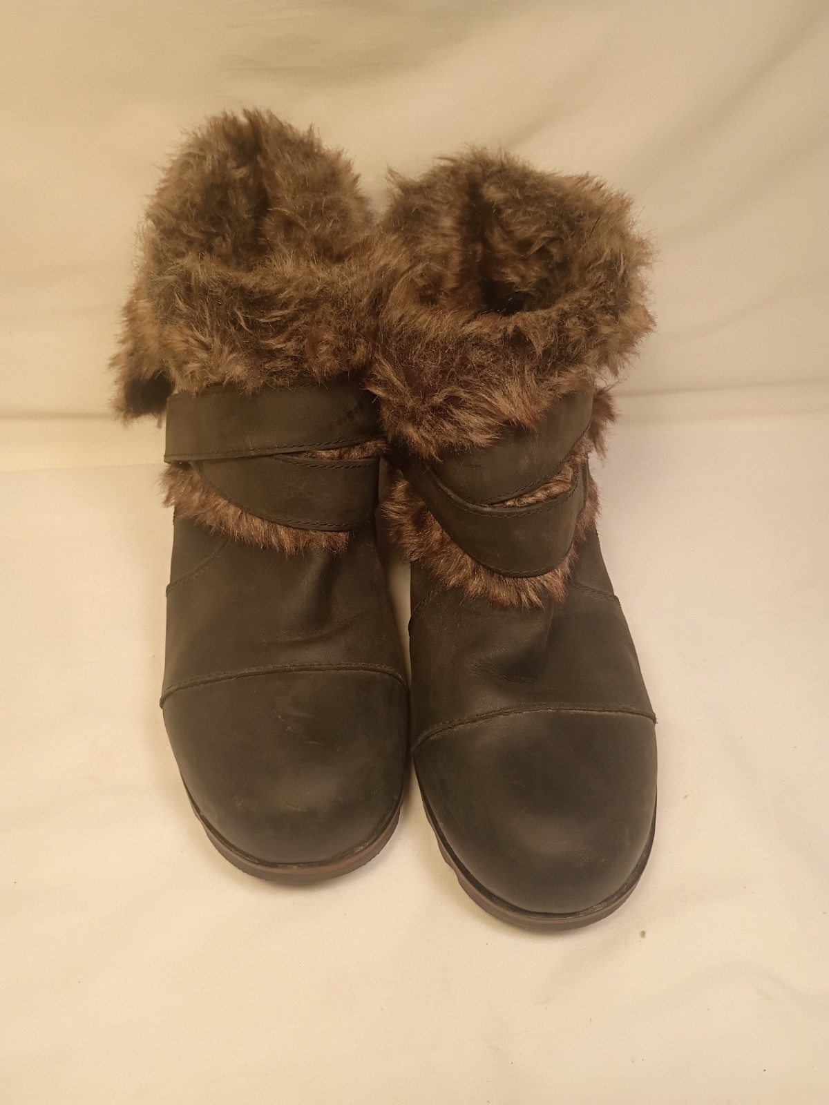 SOREL Women’s Joan of Arctic Faux Fur Trim Wedge Ankle Boots Black Leather 9.5