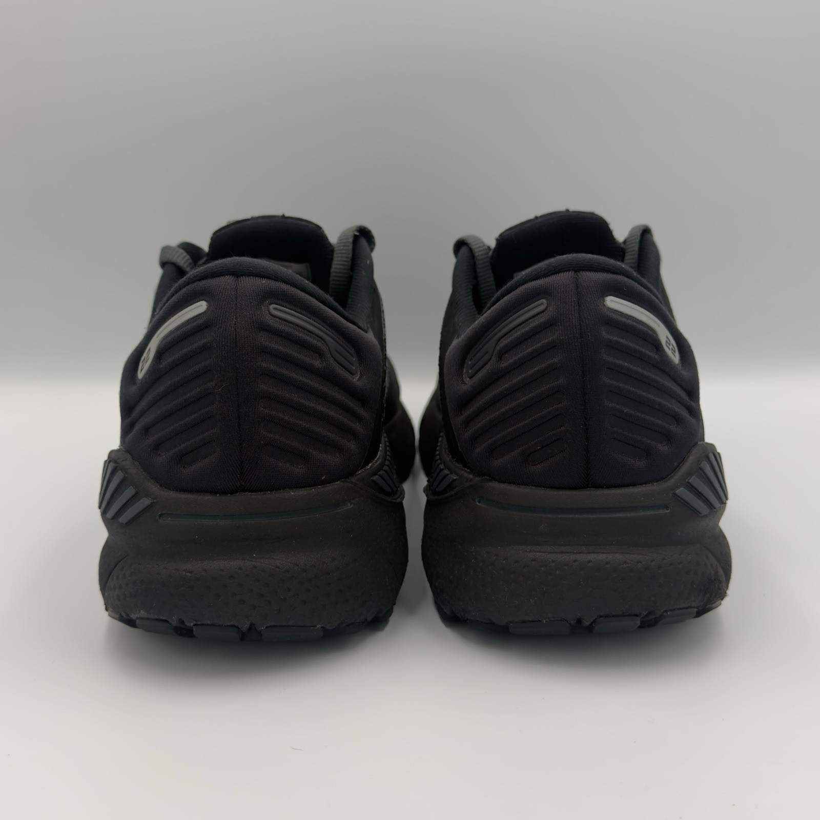 Brooks Adrenaline GTS 22 Women’s Size 10 Black Running Shoes 1203531B020
