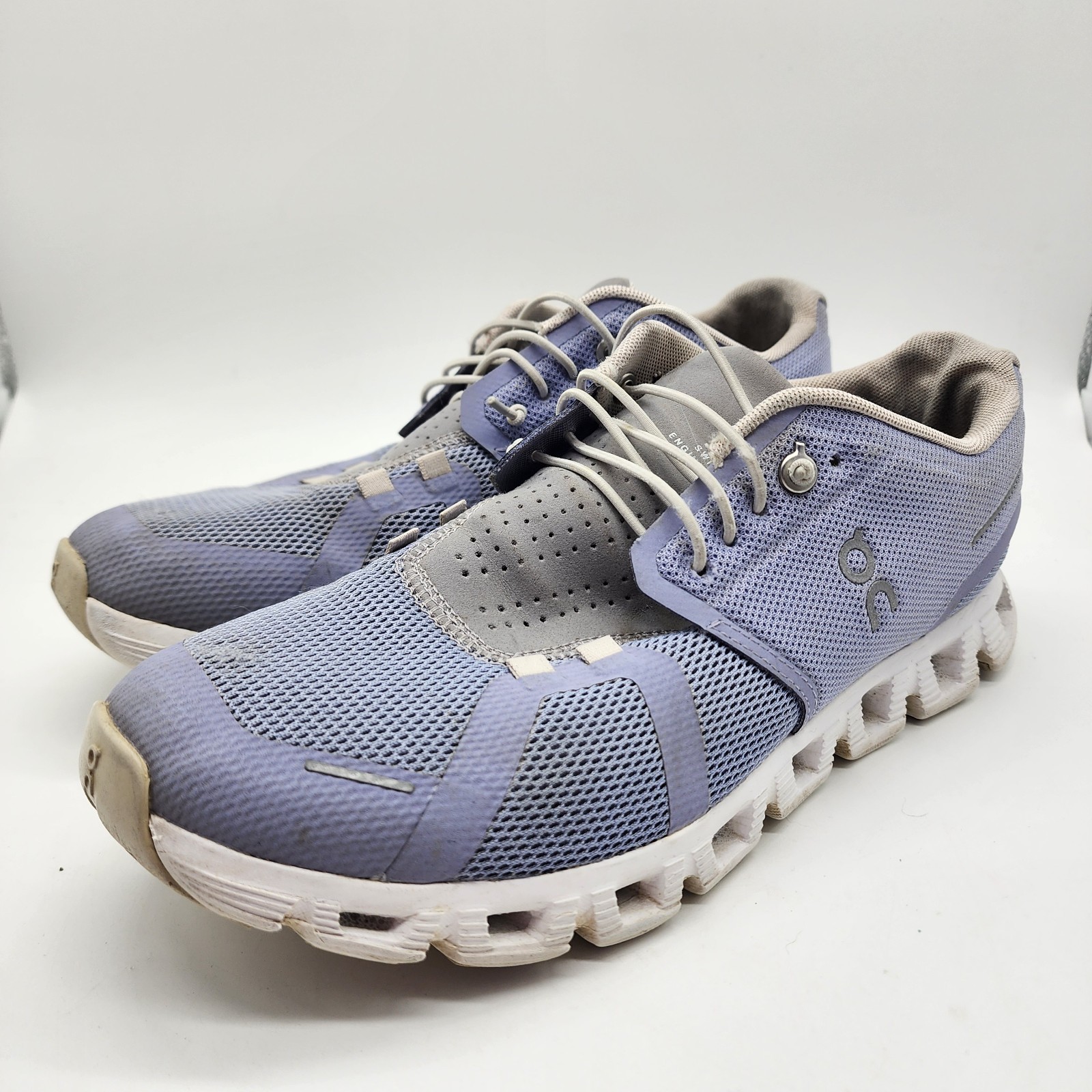 On Cloud 5 Swiss Engineering Women’s Size 9.5 Running Shoes Lilac Purple/White