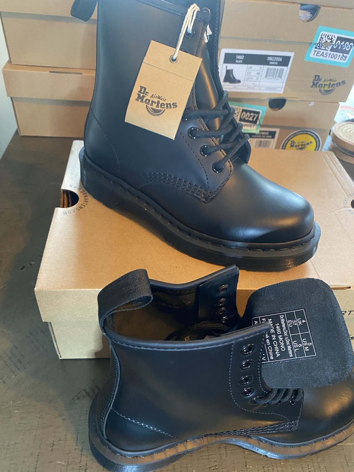 Dr. Martens women Black Smooth Leather Lace-Up Combat Boots US 5 New